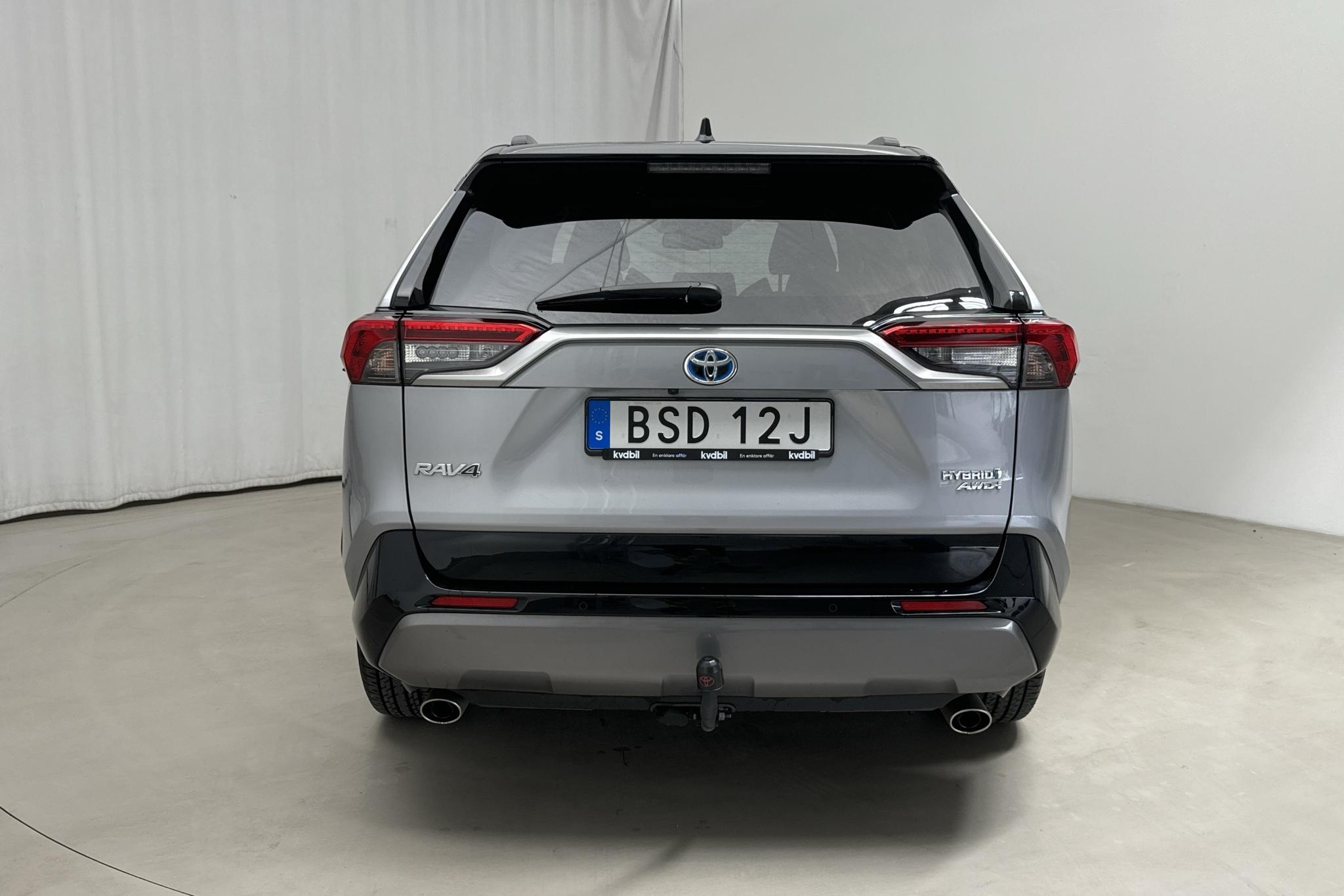 Toyota RAV4 2.5 HSD AWD (222hk) - 5 007 mil - Automat - grå - 2021