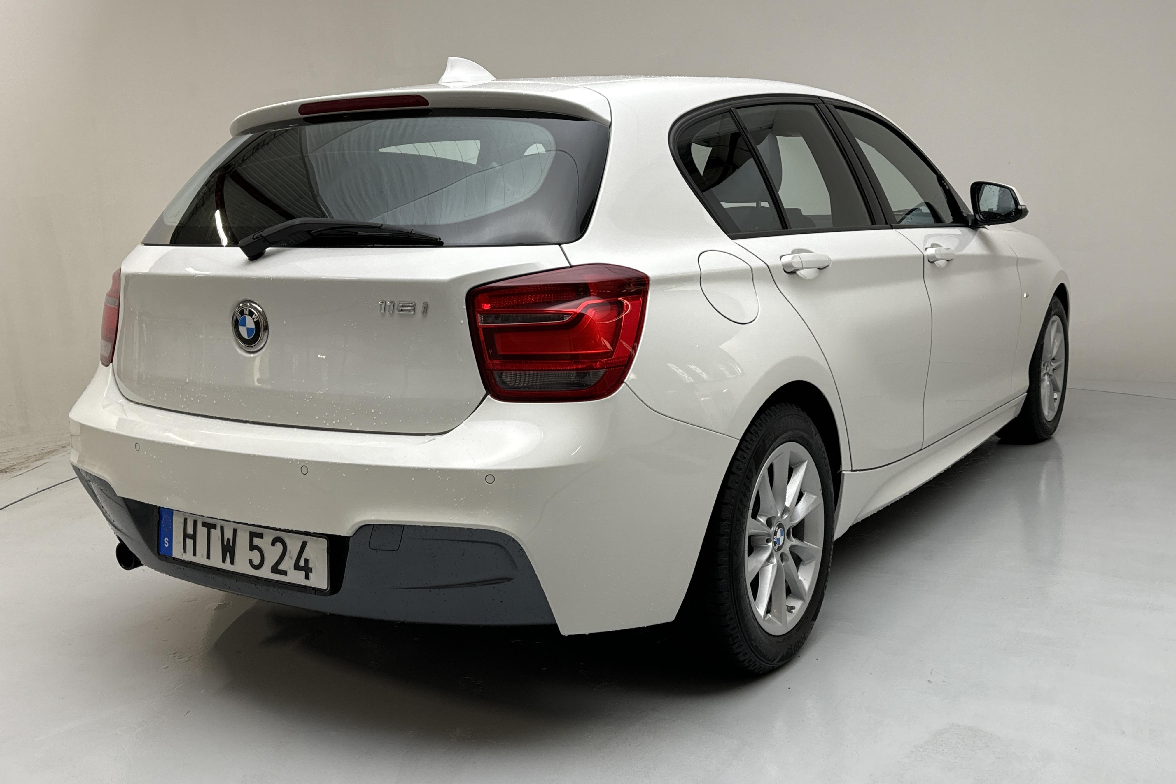 BMW 116i 5dr, F20 (136hk) - 145 080 km - Käsitsi - valge - 2015