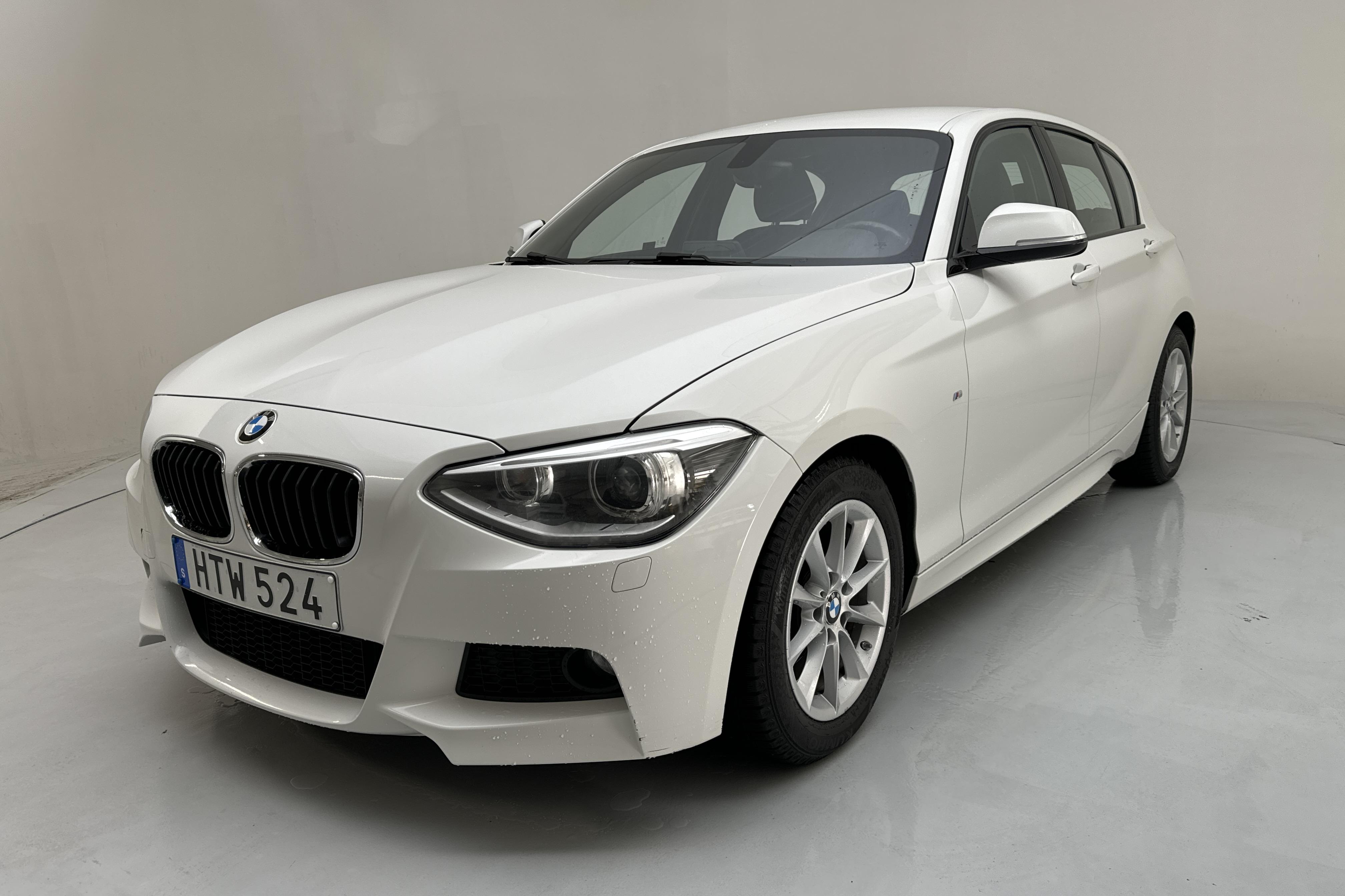 BMW 116i 5dr, F20 (136hk) - 145 080 km - Manuaalinen - valkoinen - 2015