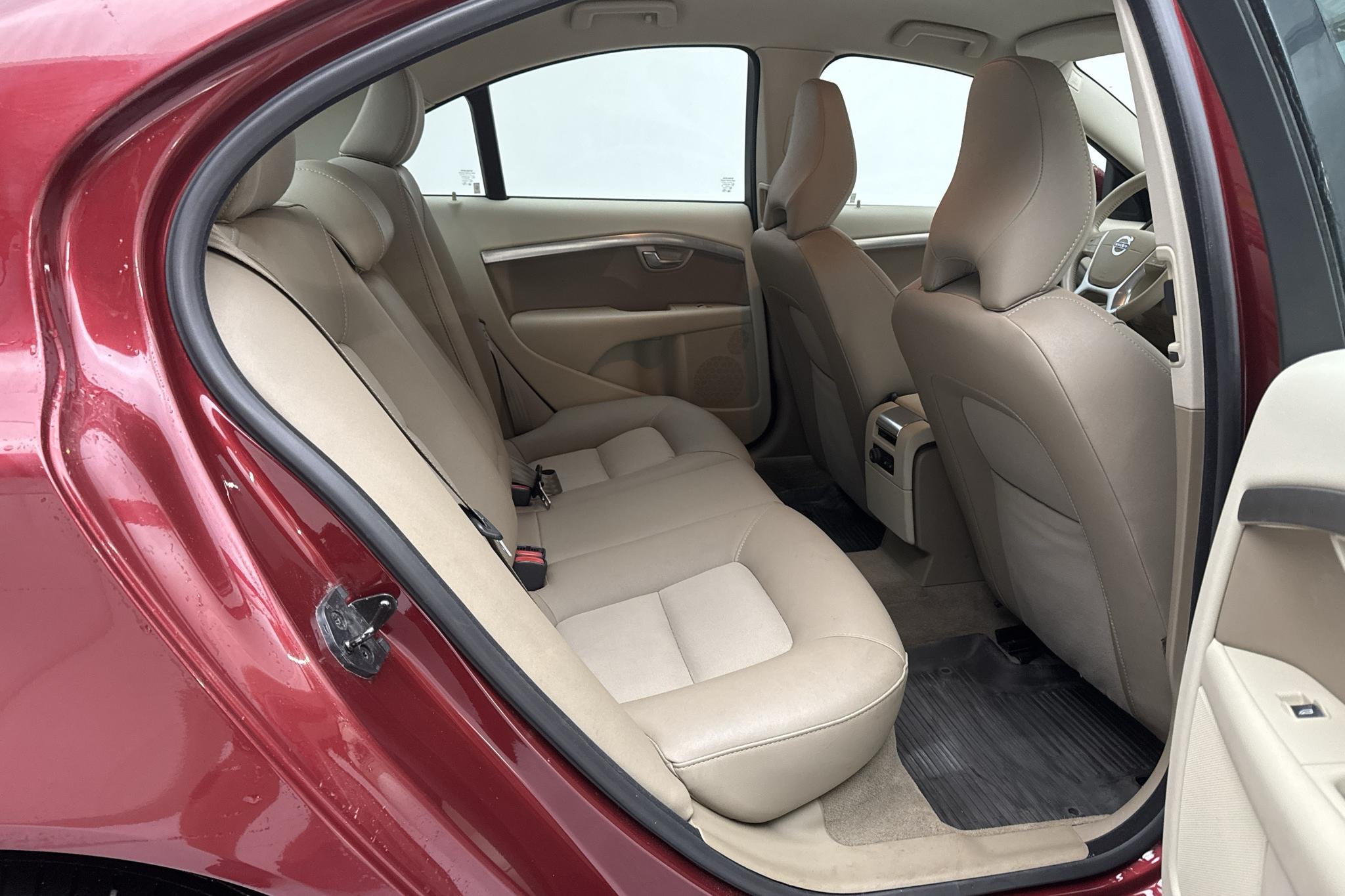 Volvo S80 2.0D (136hk) - 268 140 km - Manual - red - 2010