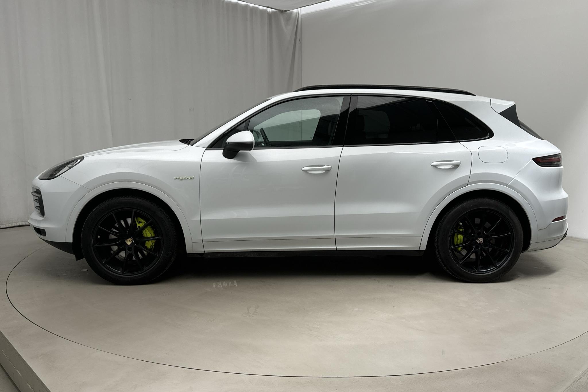 Porsche Cayenne E-hybrid (462hk) - 74 190 km - Automatic - white - 2020