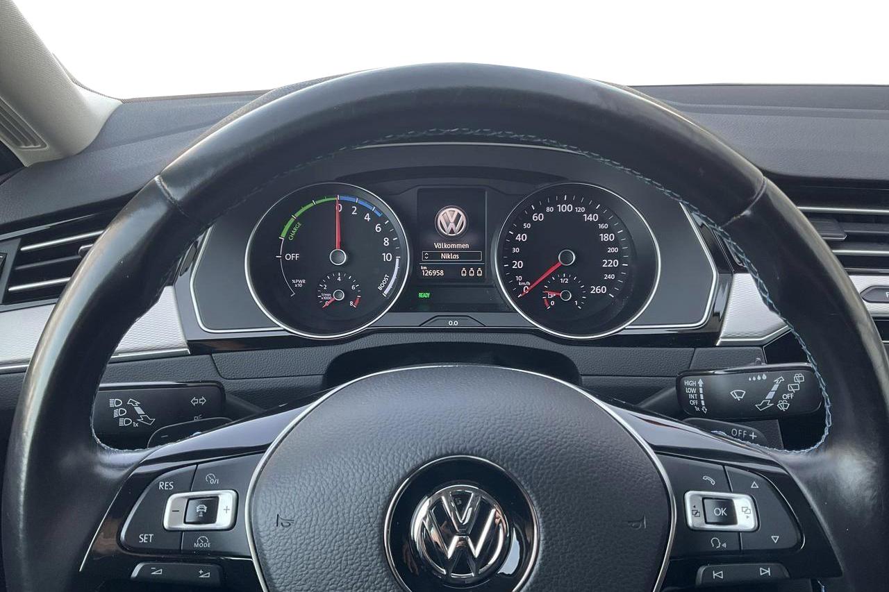 VW Passat 1.4 Plug-in-Hybrid Sportscombi (218hk) - 126 950 km - Automatyczna - Dark Grey - 2017