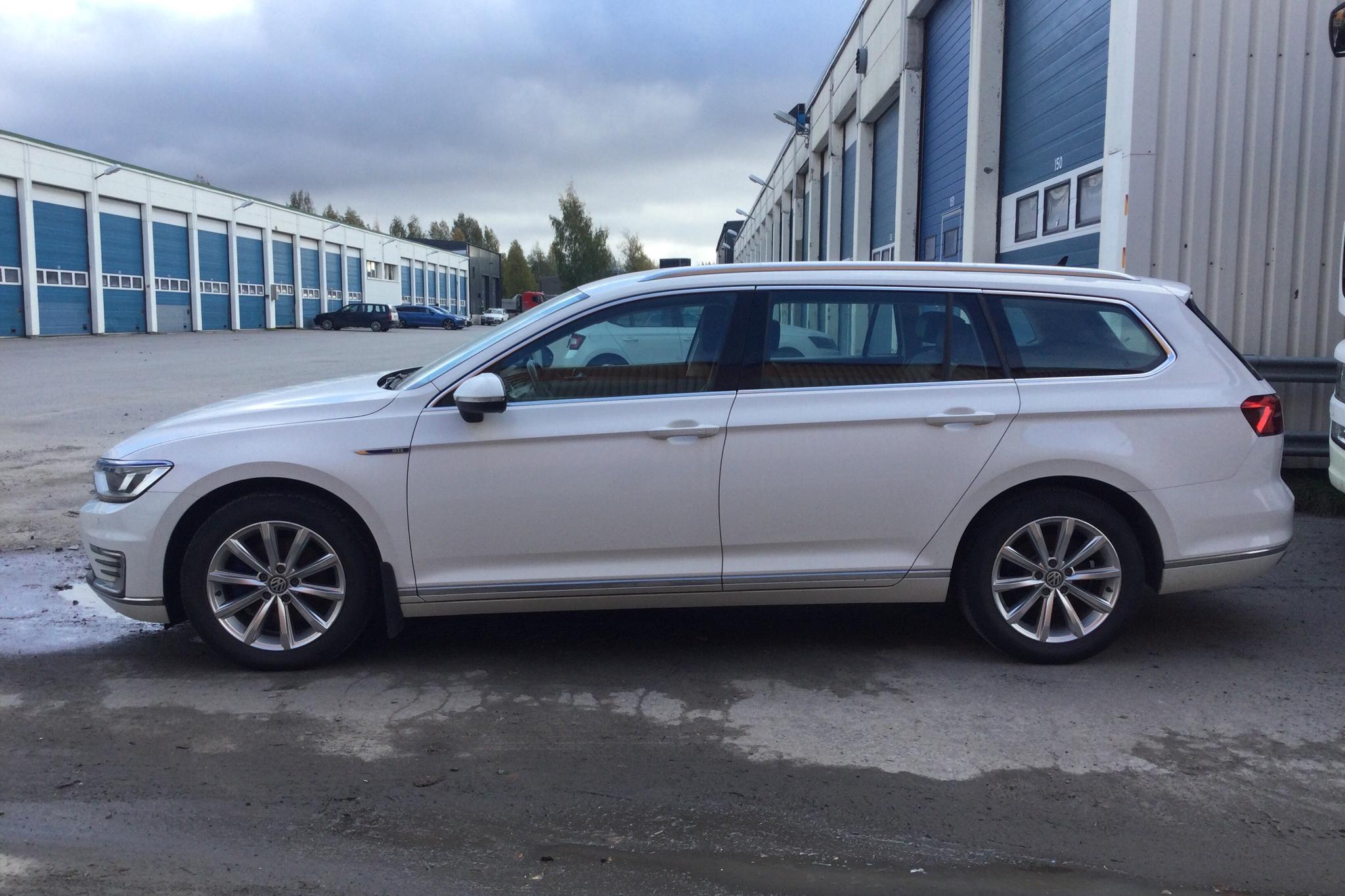 VW Passat 1.4 Plug-in-Hybrid Sportscombi (218hk) - 116 890 km - Automaattinen - valkoinen - 2018