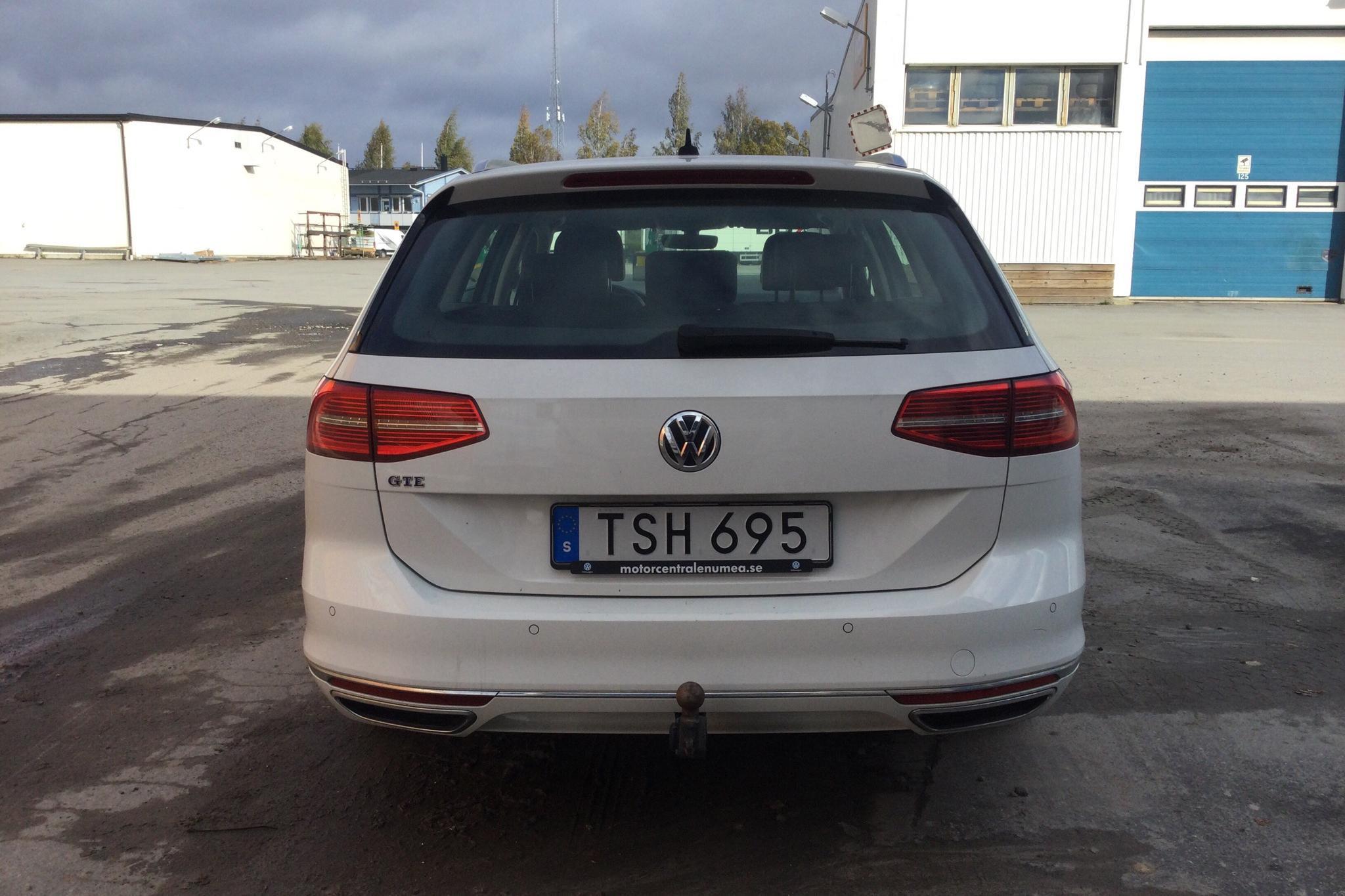 VW Passat 1.4 Plug-in-Hybrid Sportscombi (218hk) - 116 890 km - Automaatne - valge - 2018