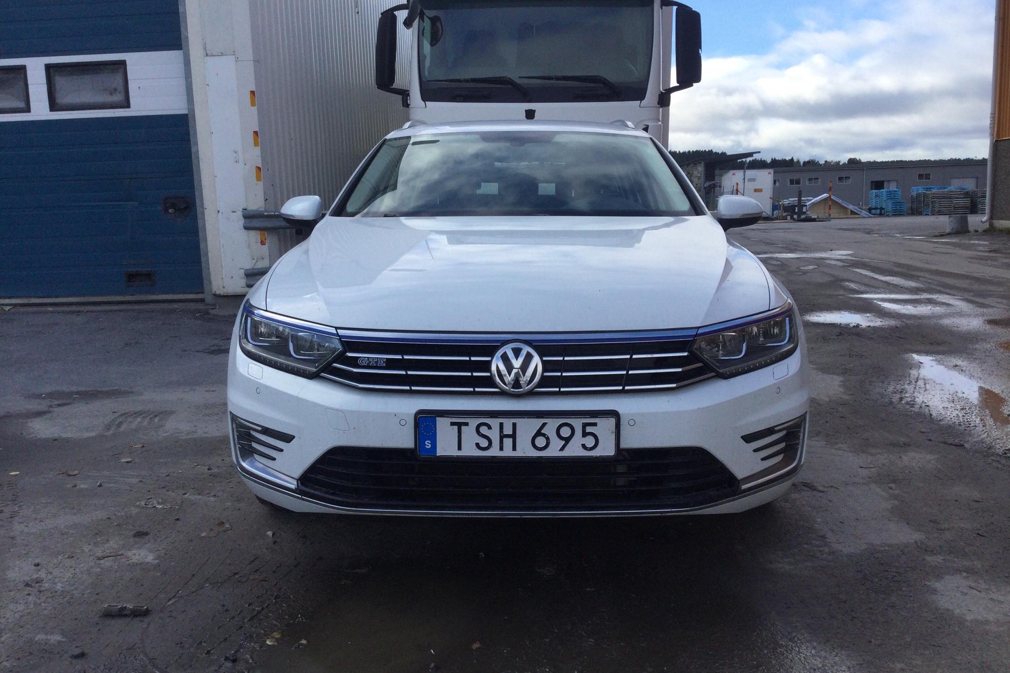 VW Passat 1.4 Plug-in-Hybrid Sportscombi (218hk) - 116 890 km - Automaatne - valge - 2018