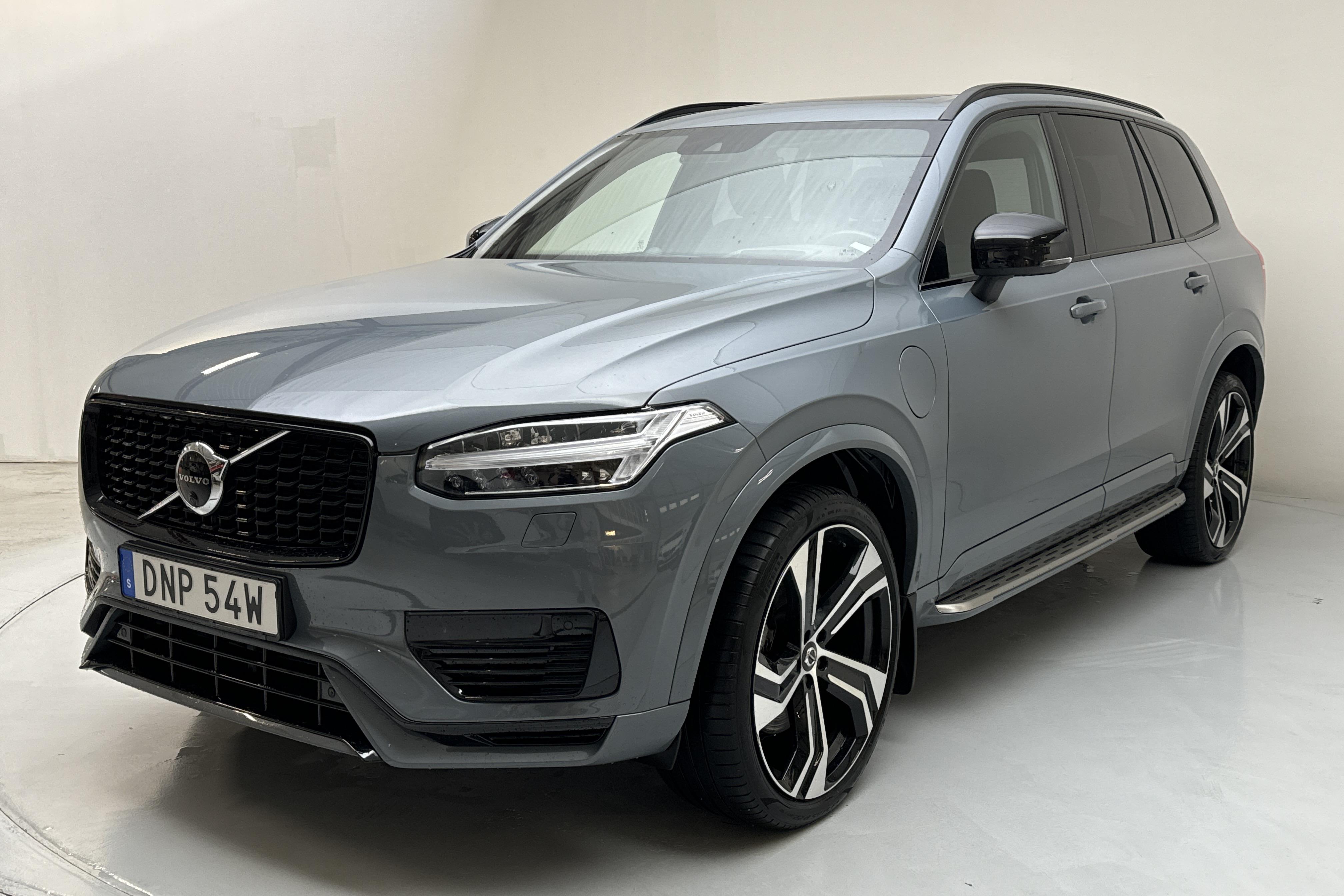 Volvo XC90 T8 AWD Recharge (455hk) - 55 480 km - Automaatne - hall - 2022