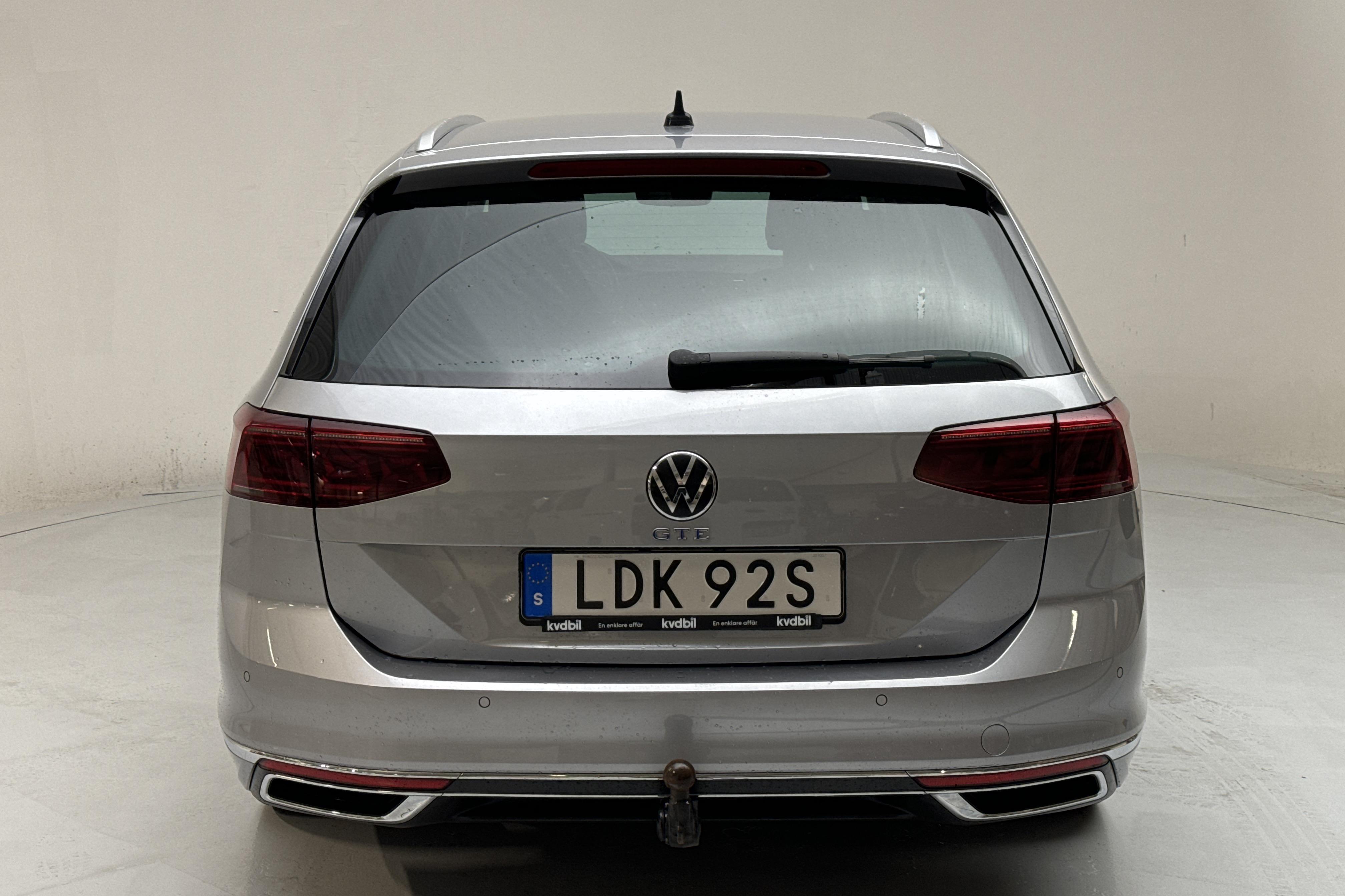 VW Passat 1.4 GTE Sportscombi (218hk) - 104 890 km - Automaatne - hõbe - 2021