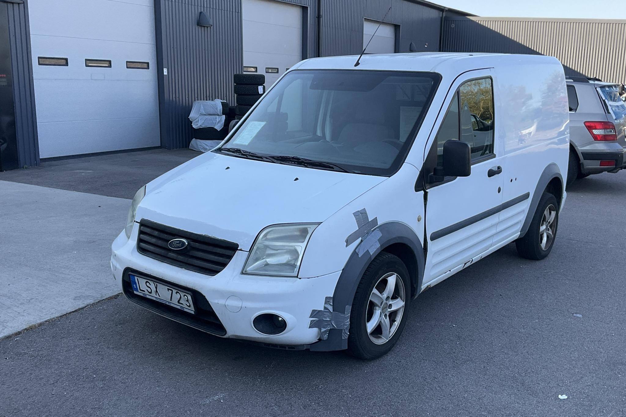 Ford Transit Connect 1.8 TDCi (90hk) - 227 650 km - Käsitsi - valge - 2011