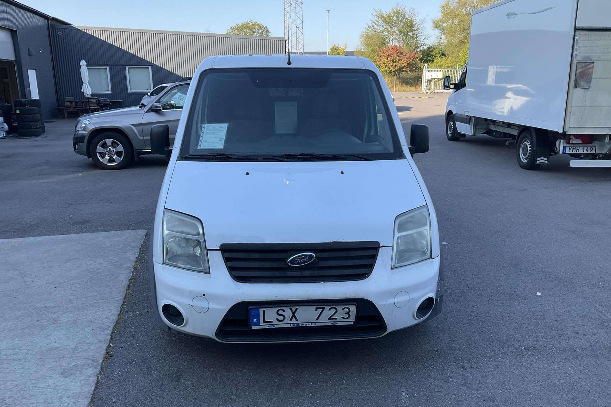 Ford Transit Connect 1.8 TDCi (90hk) - 227 650 km - Käsitsi - valge - 2011