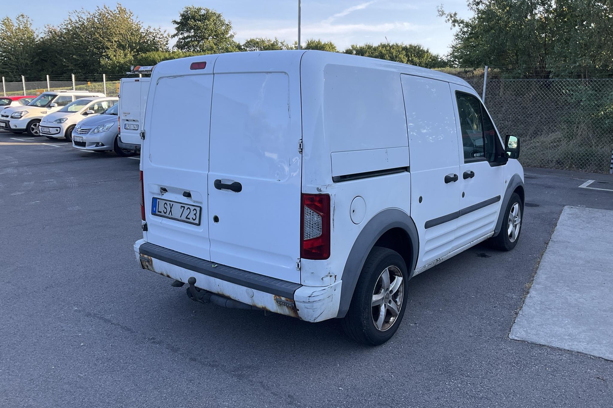 Ford Transit Connect 1.8 TDCi (90hk) - 227 650 km - Käsitsi - valge - 2011