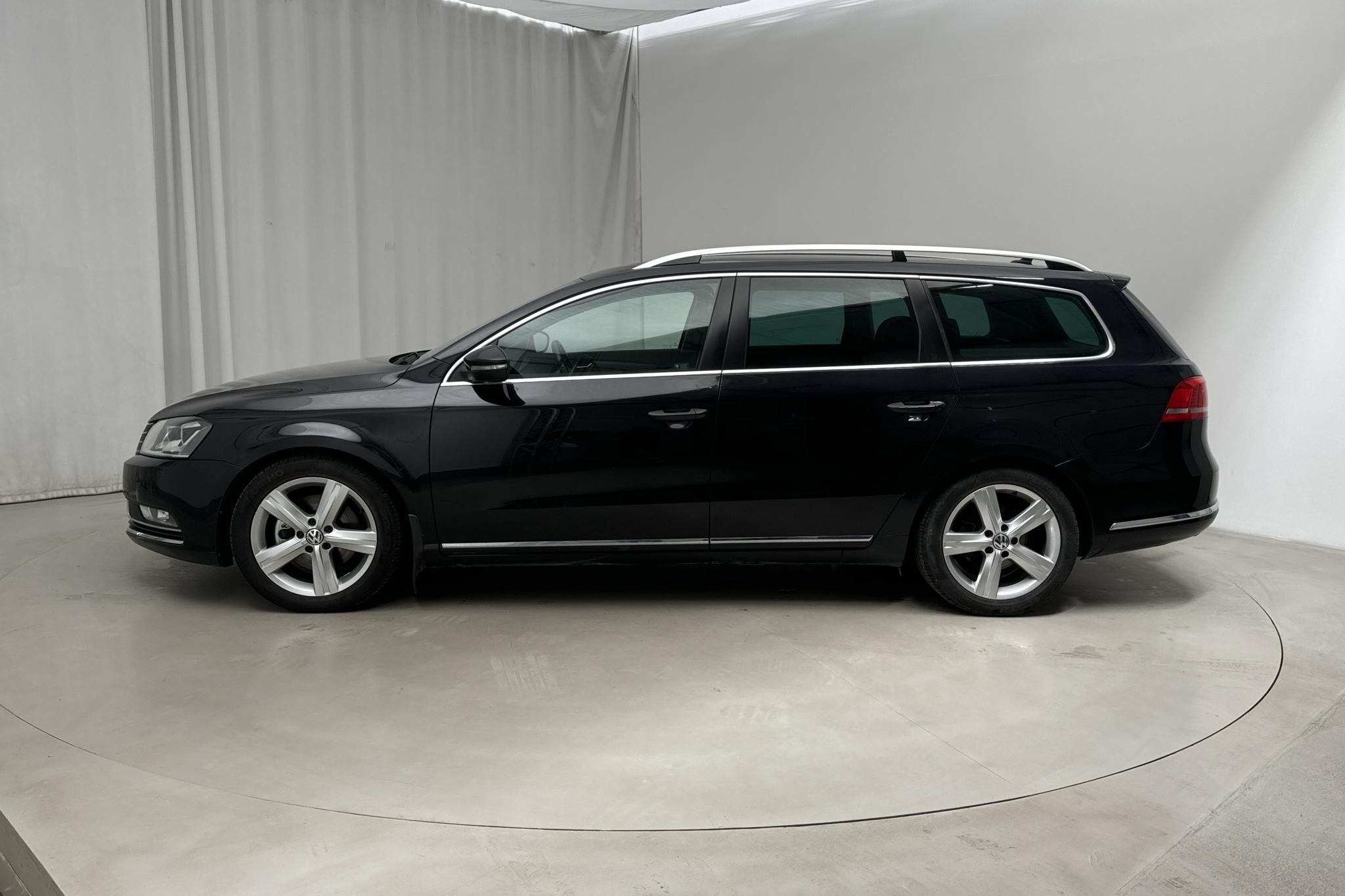 VW Passat 2.0 TDI BlueMotion Technology Variant 4Motion (140hk) - 161 860 km - Manual - black - 2012