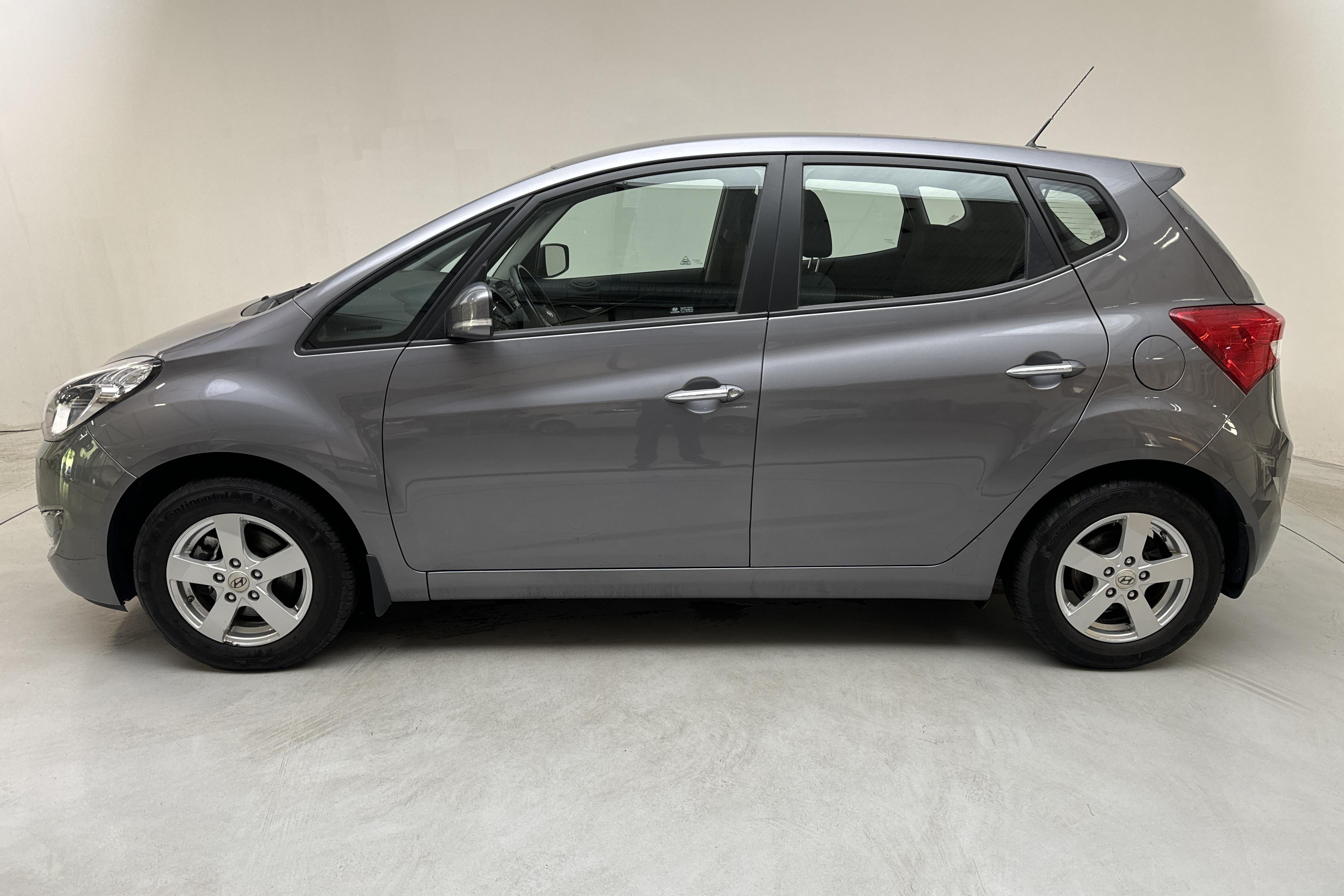 Hyundai ix20 1.6 (125hk) - 40 850 km - Käsitsi - hall - 2014