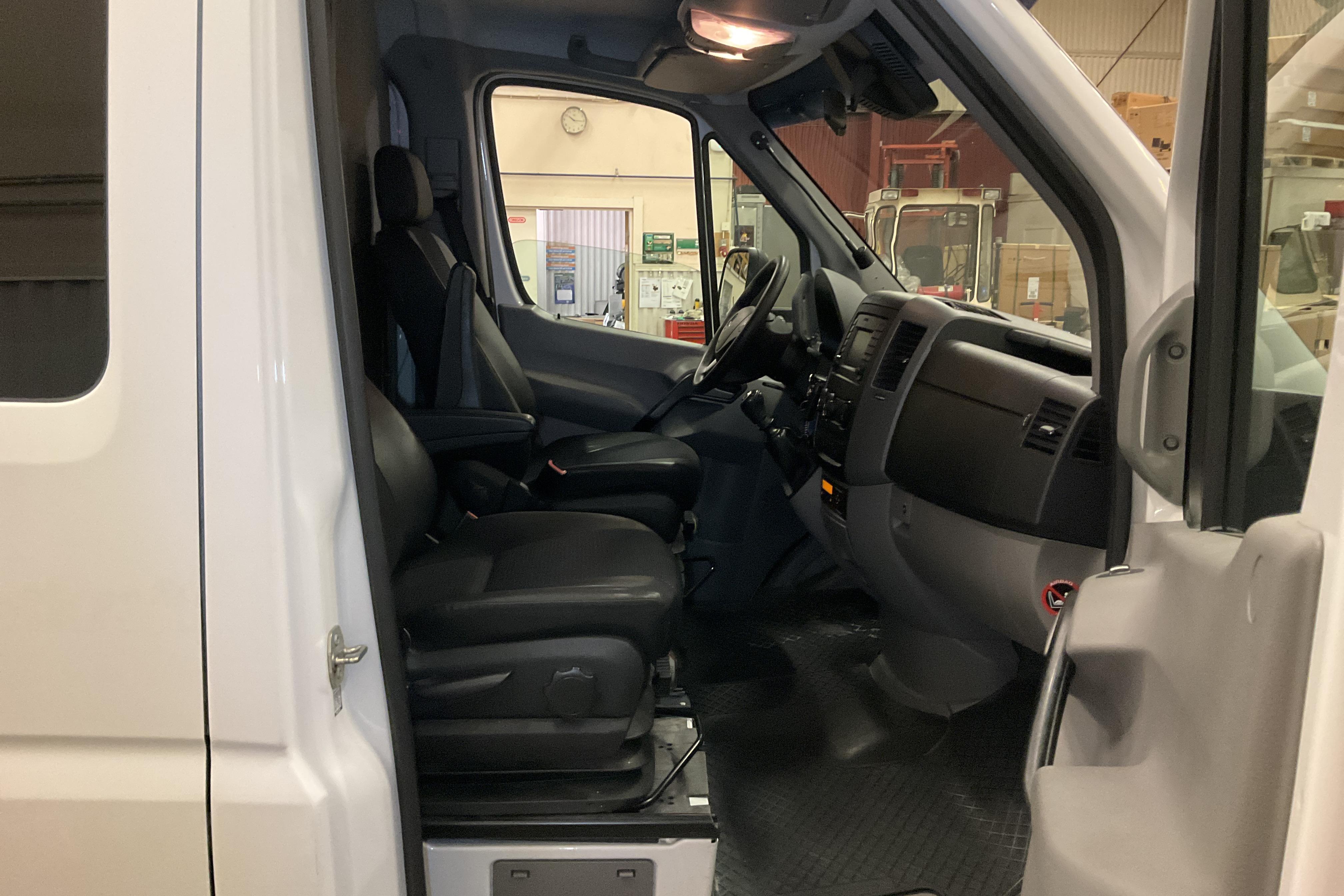 Mercedes Sprinter 519 CDI - 127 949 km - Manuaalinen - valkoinen - 2016