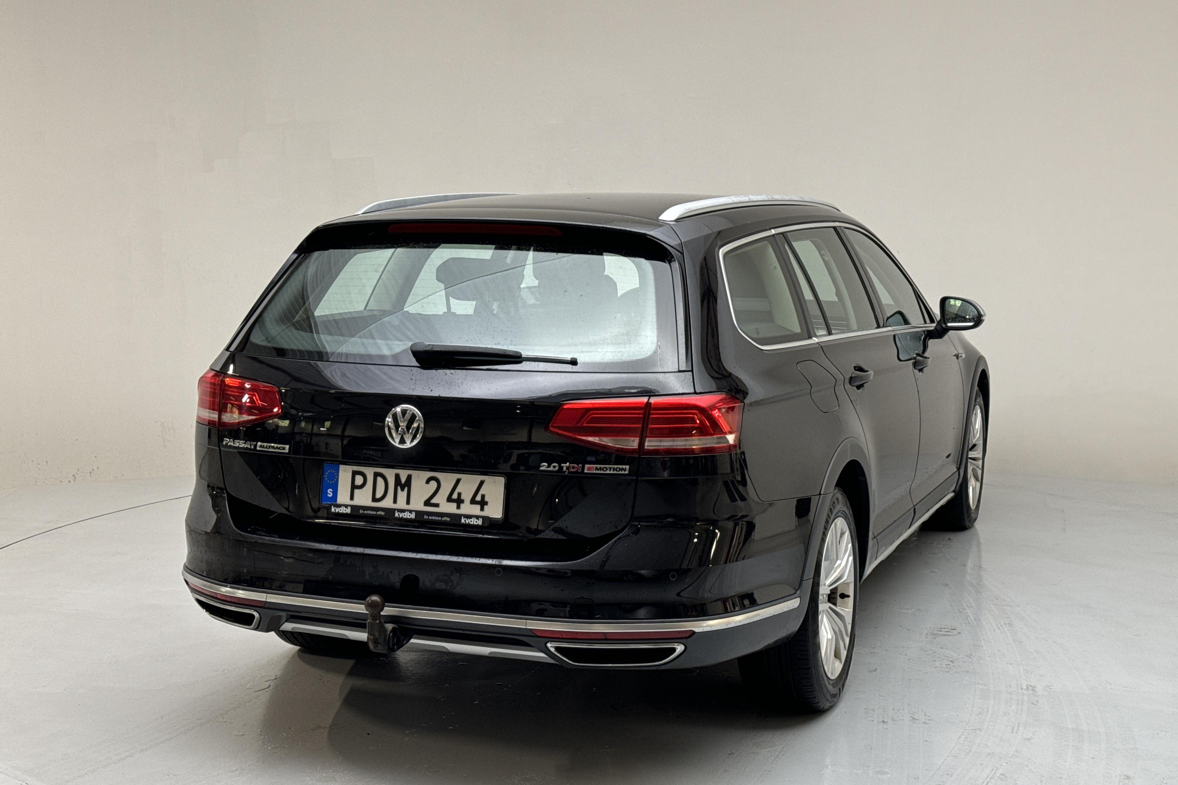 VW Passat Alltrack 2.0 TDI 4MOTION (190hk) - 221 510 km - Automaattinen - musta - 2017