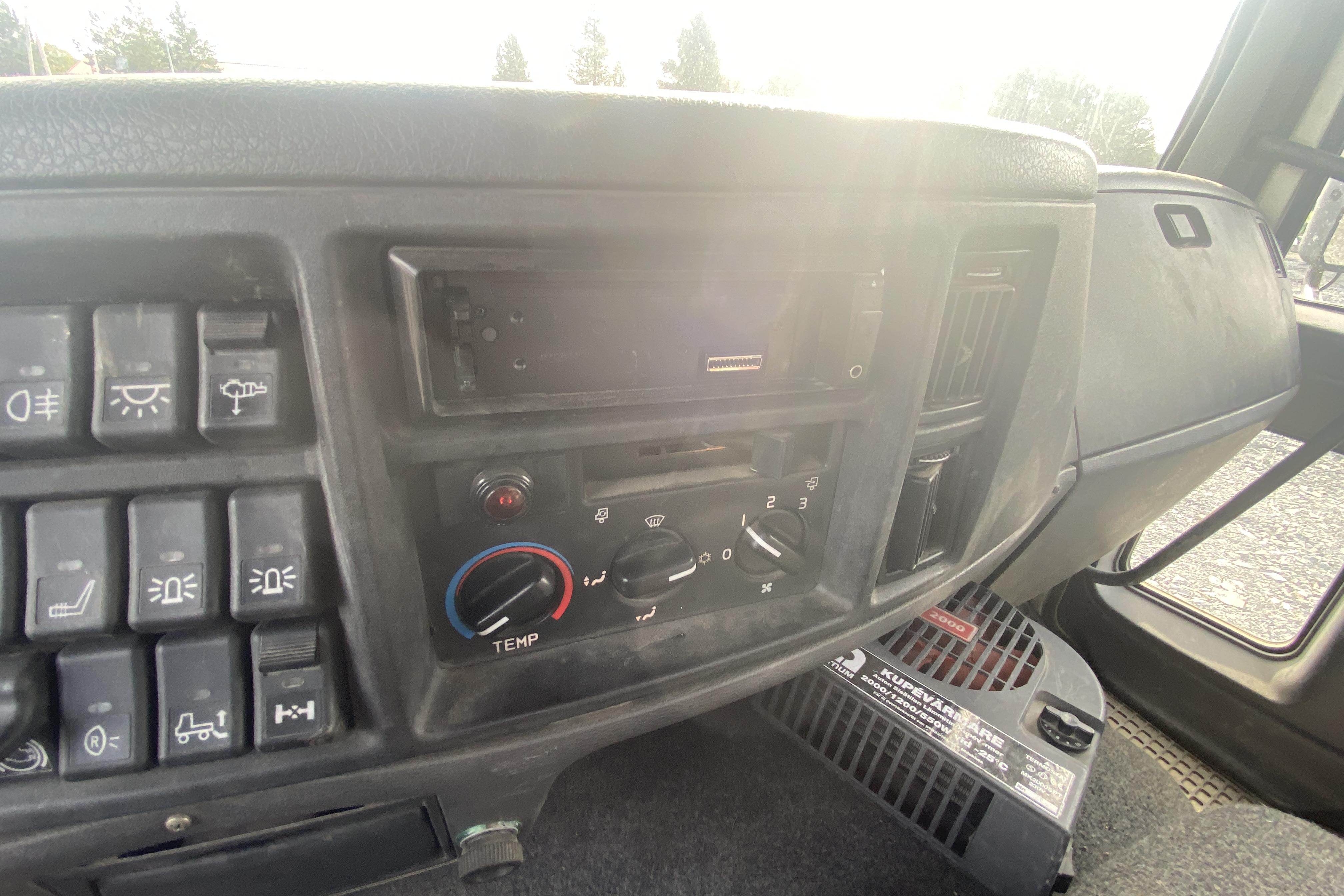 VOLVO FL6 - 222 665 km - Manuell - 2001