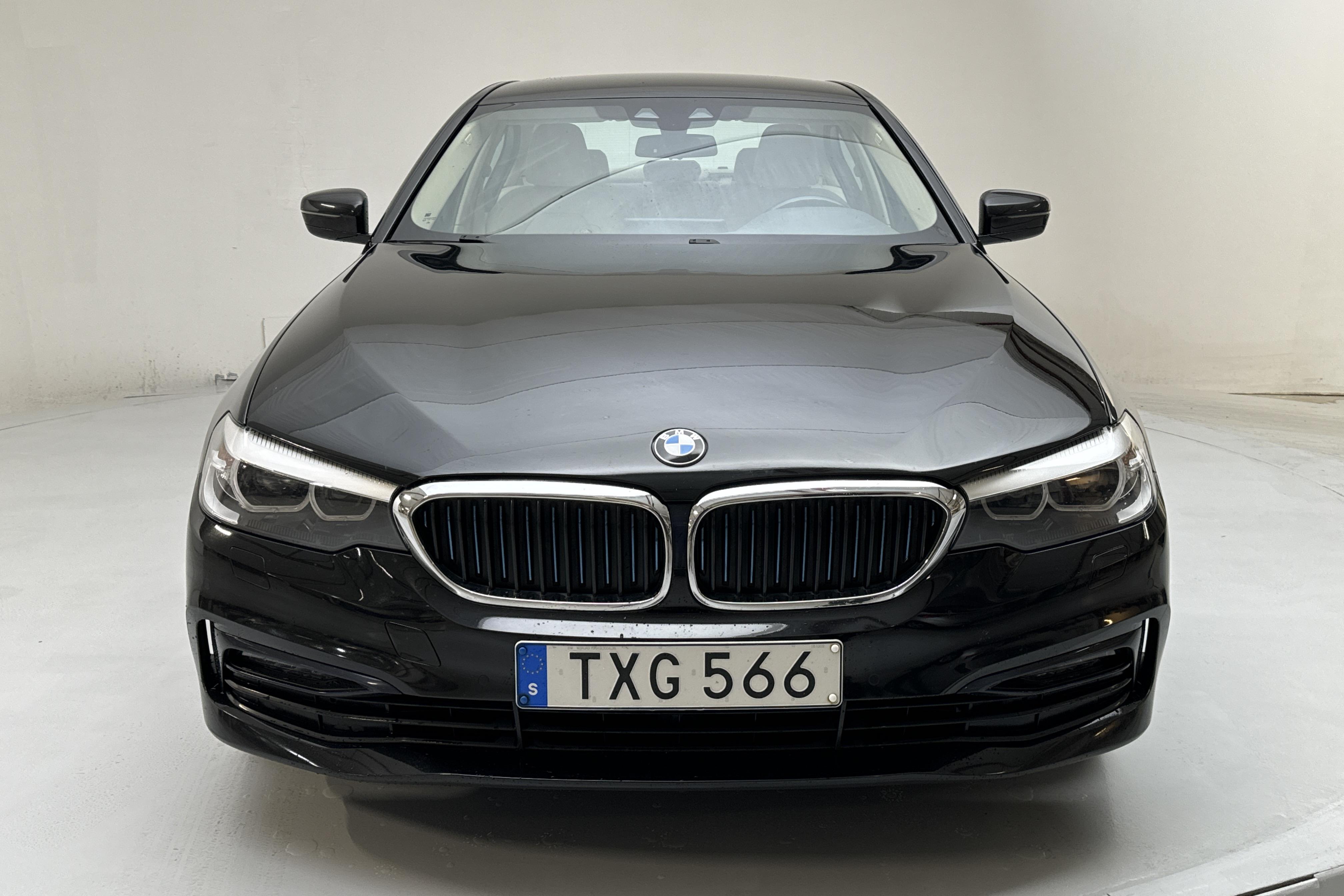 BMW 530e iPerformance Sedan, G30 (252hk) - 98 600 km - Automatyczna - czarny - 2019