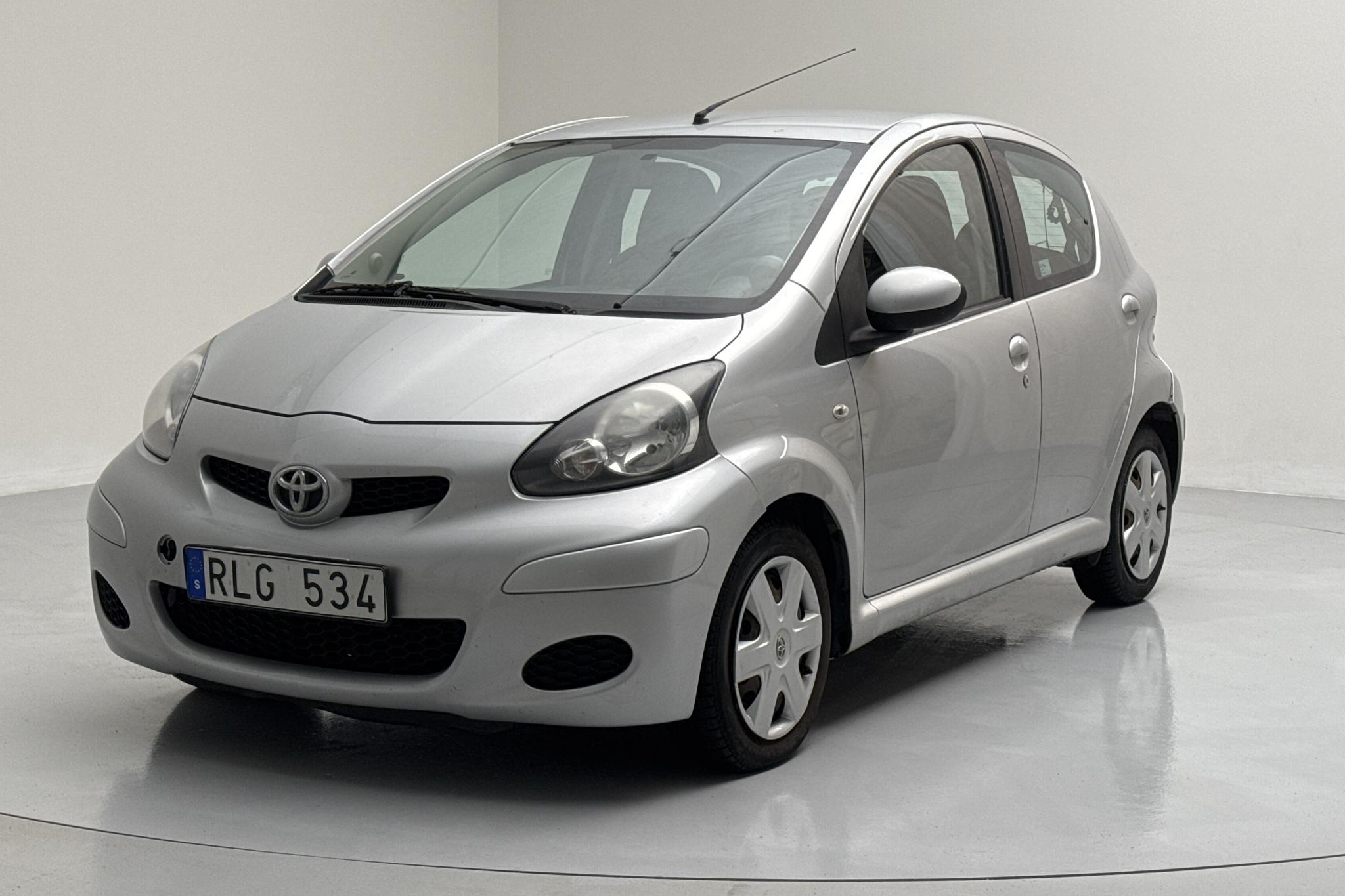 Toyota Aygo 1.0 VVT-i 5dr (68hk) - 127 970 km - Manual - silver - 2011