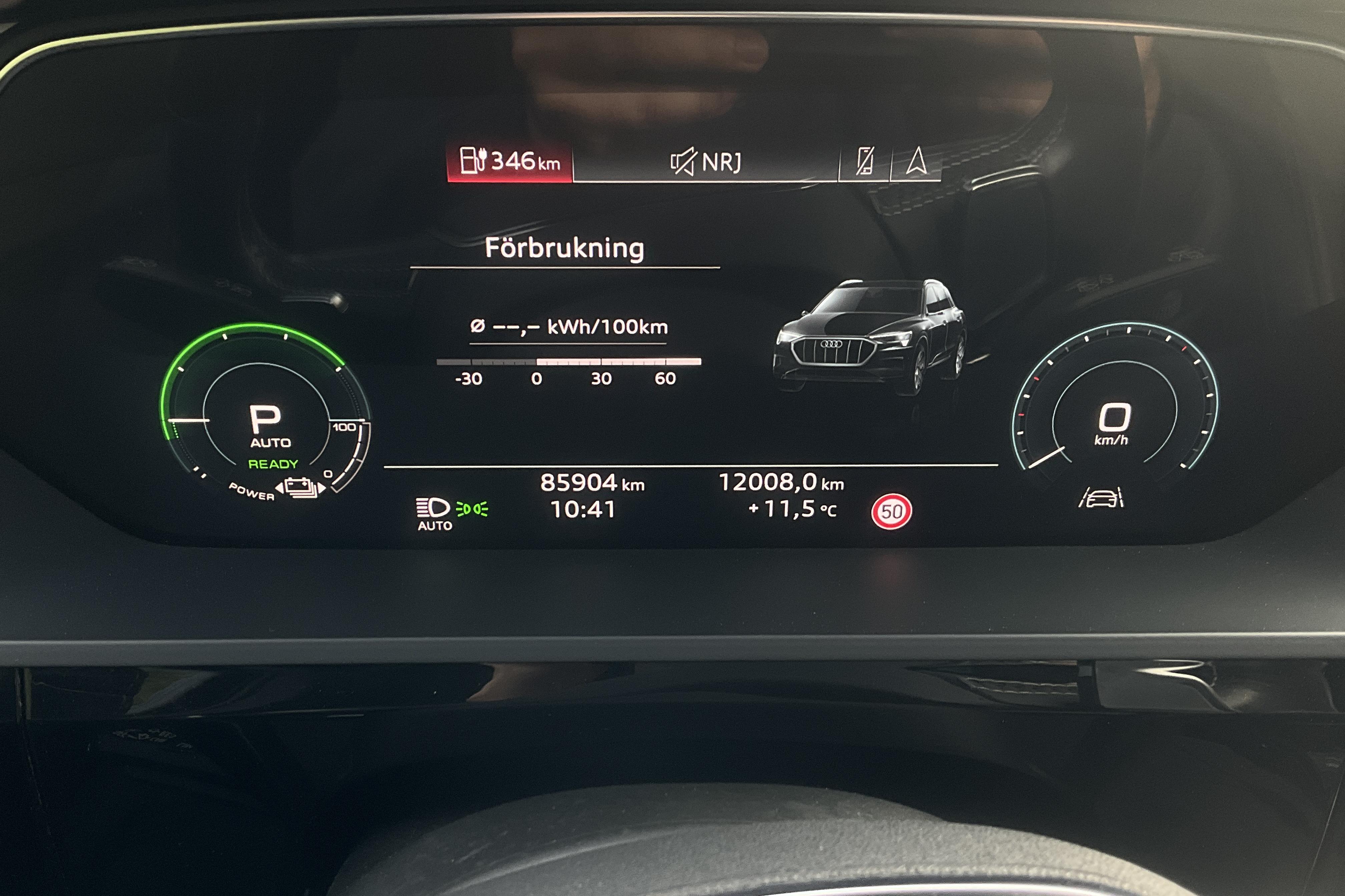 Audi e-tron 55 quattro 95 kWh (360hk) - 85 900 km - Automatyczna - niebieski - 2020