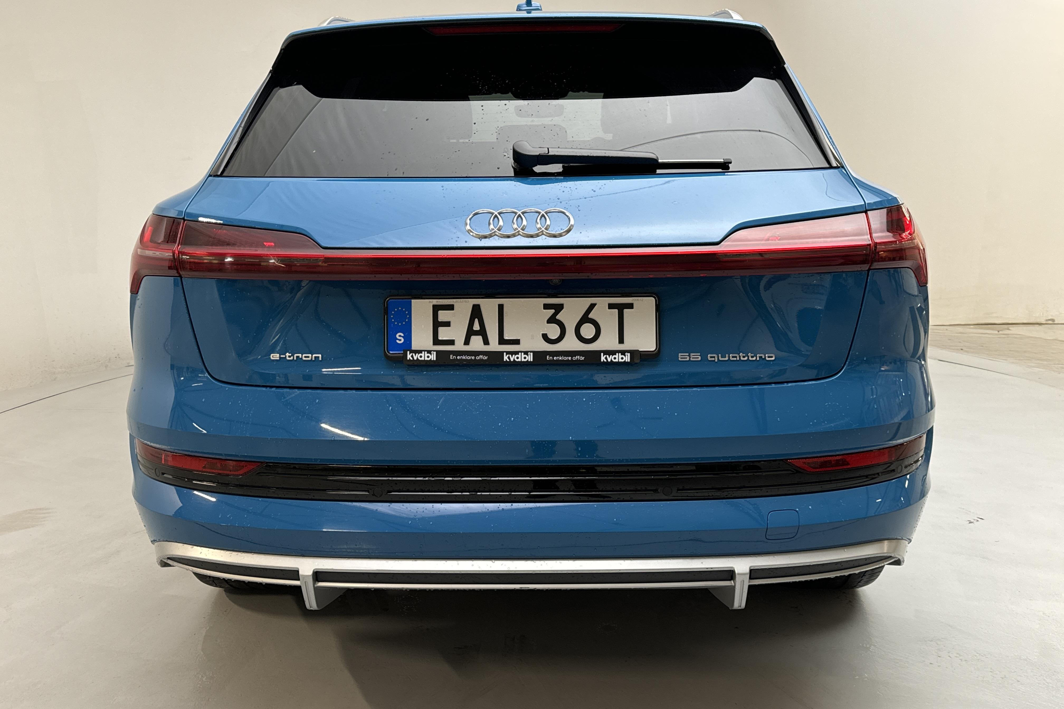 Audi e-tron 55 quattro 95 kWh (360hk) - 85 900 km - Automaattinen - sininen - 2020