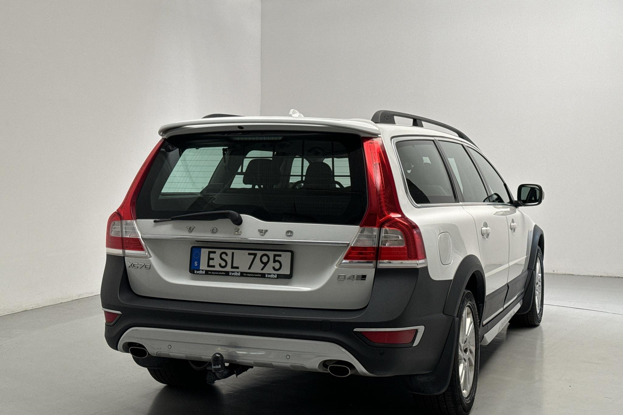 Volvo XC70 II D4 AWD (181hk) - 160 240 km - Automaattinen - valkoinen - 2016