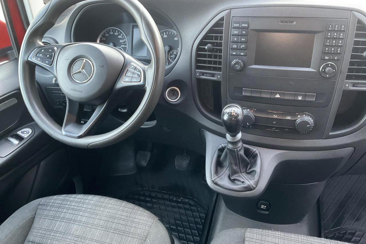 Mercedes Vito 111 CDI W640 (114hk) - 230 940 km - Käsitsi - punane - 2015