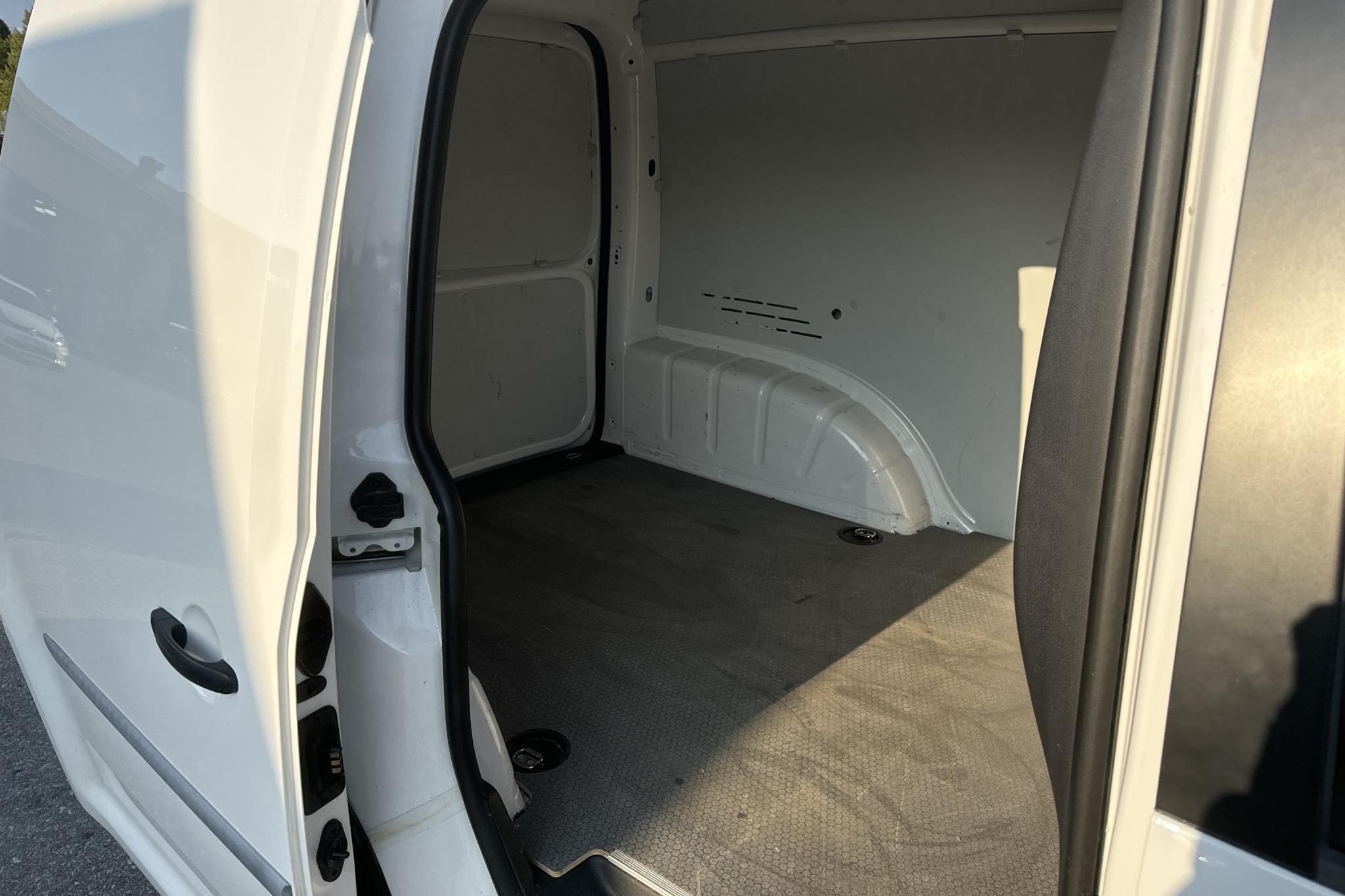 VW Caddy 2.0 TDI Skåp (102hk) - 43 100 km - Automatic - white - 2019