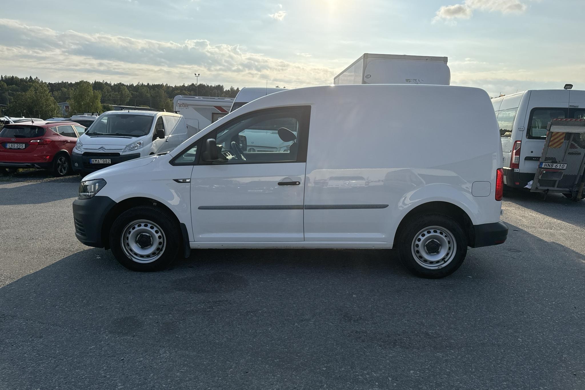 VW Caddy 2.0 TDI Skåp (102hk) - 4 310 mil - Automat - vit - 2019