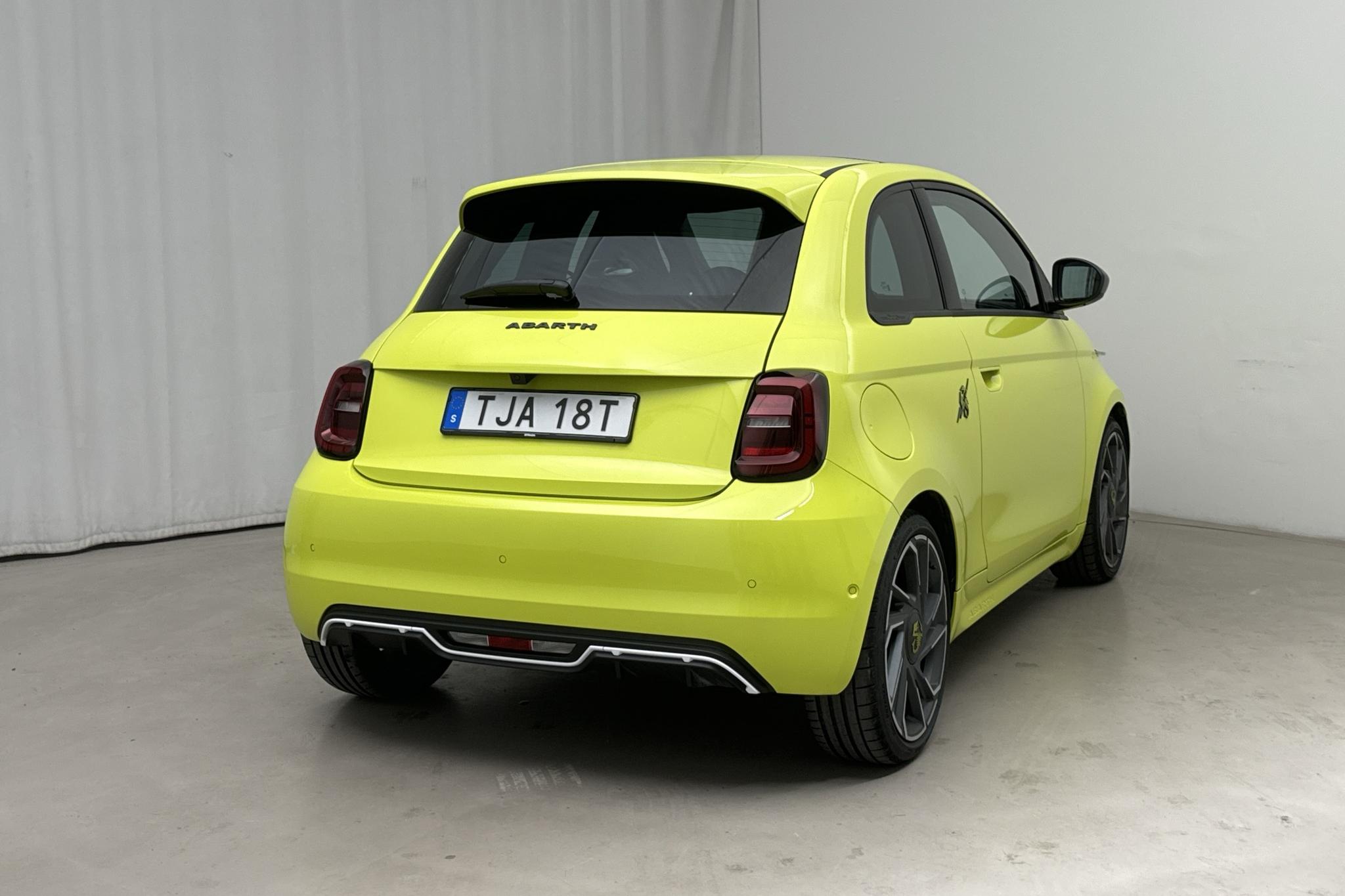 Abarth 500e - 3 770 km - Automatyczna - zielony - 2023