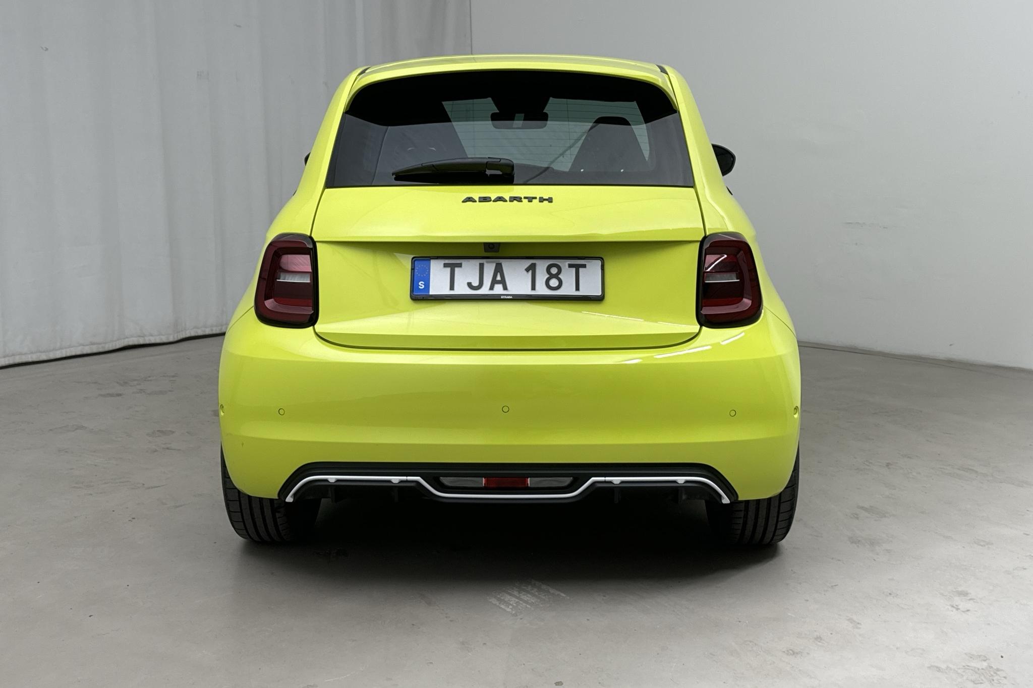 Abarth 500e - 3 770 km - Automaatne - roheline - 2023