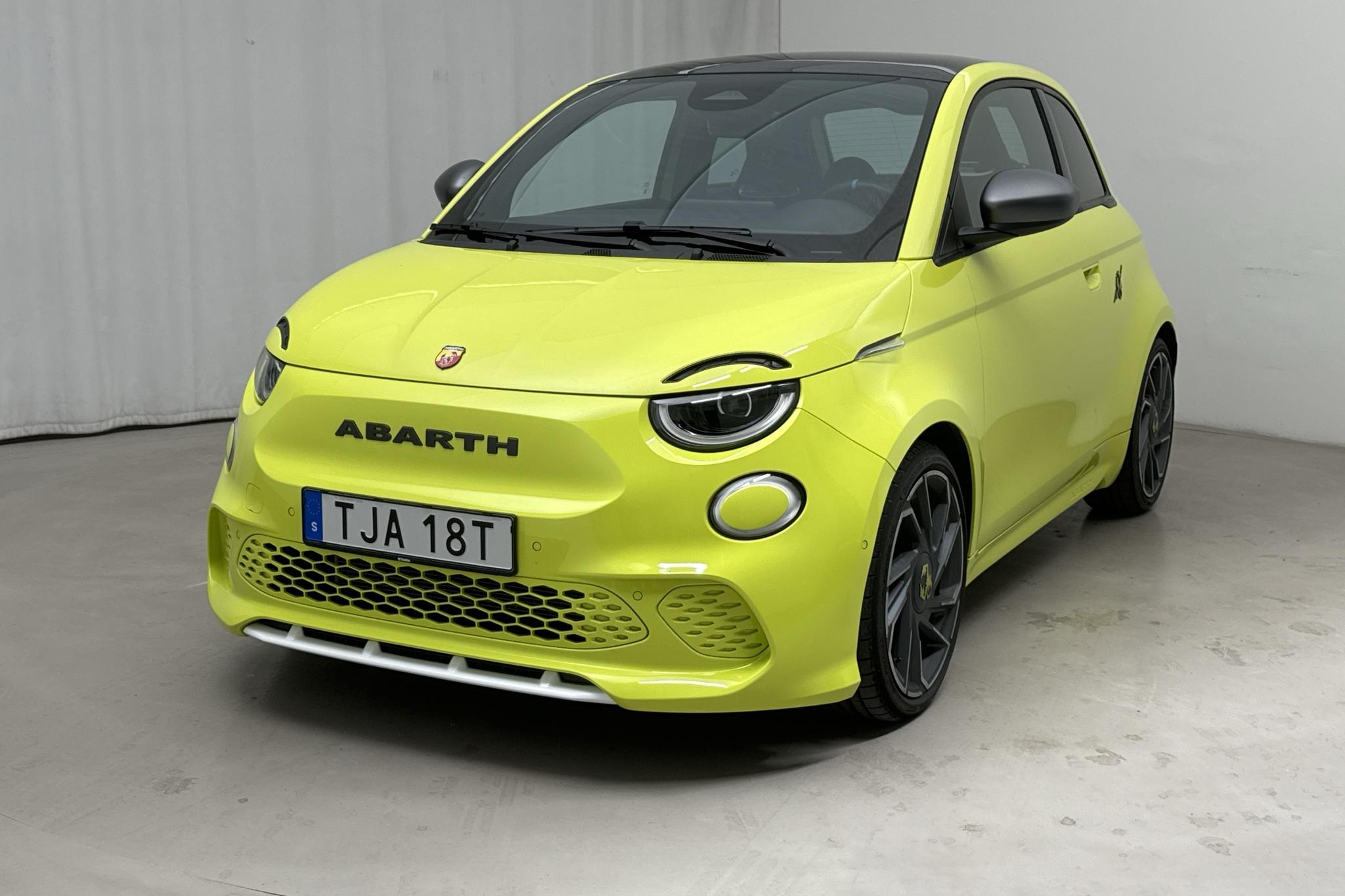 Abarth 500e - 3 770 km - Automatyczna - zielony - 2023