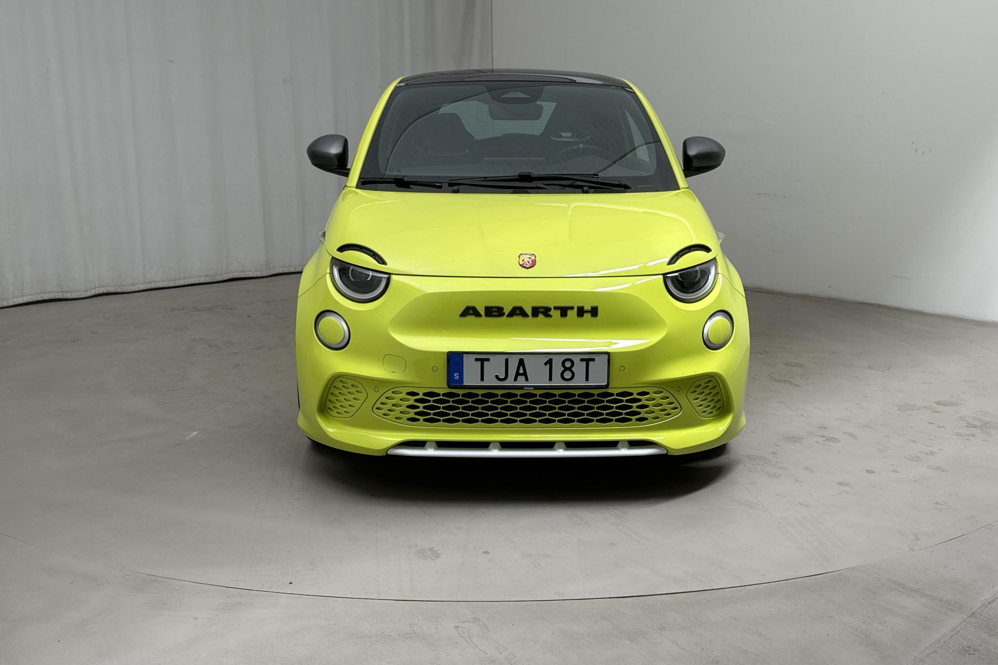 Abarth 500e - 3 770 km - Automatic - green - 2023