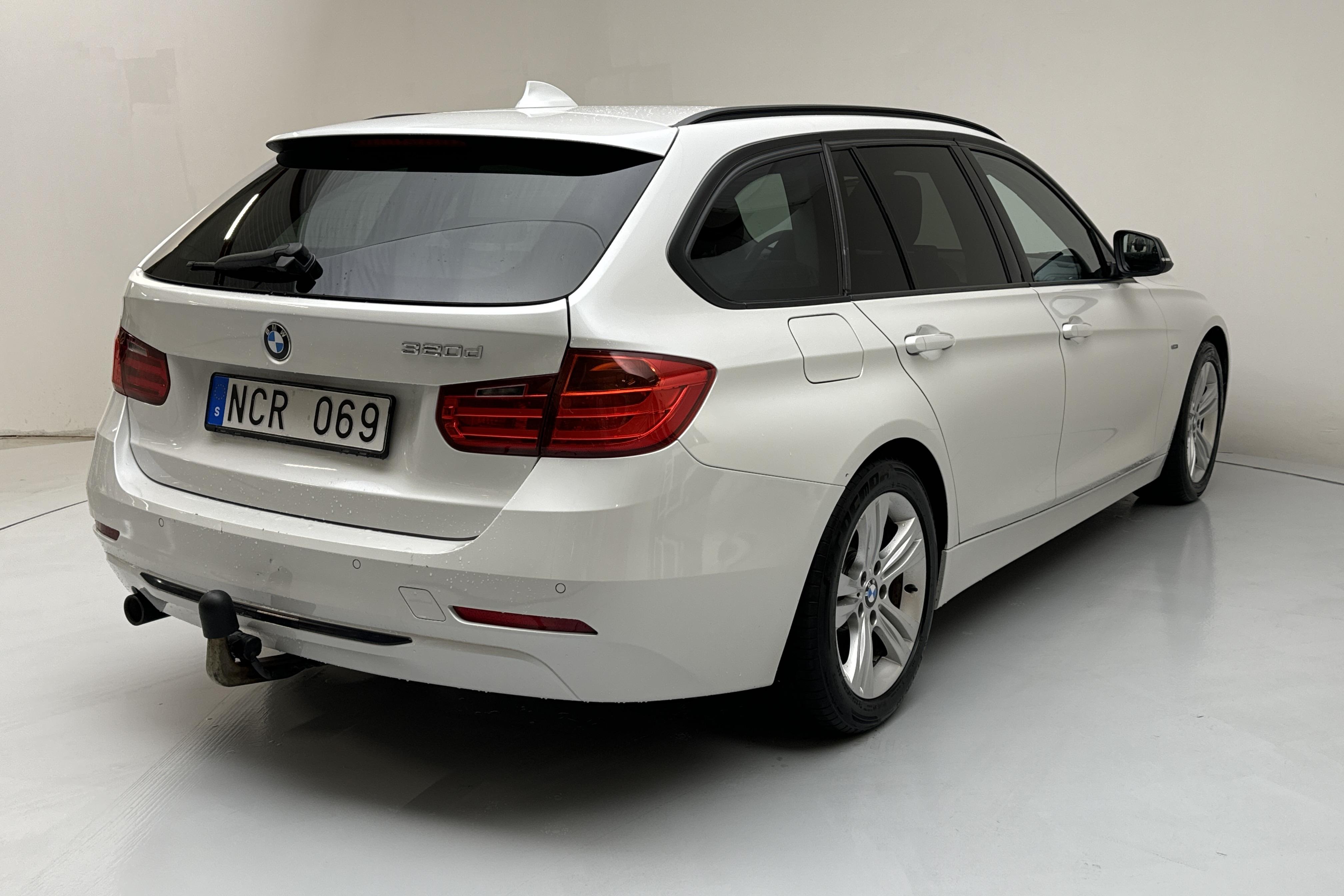 BMW 320d Touring, F31 (184hk) - 195 150 km - Automatic - white - 2013