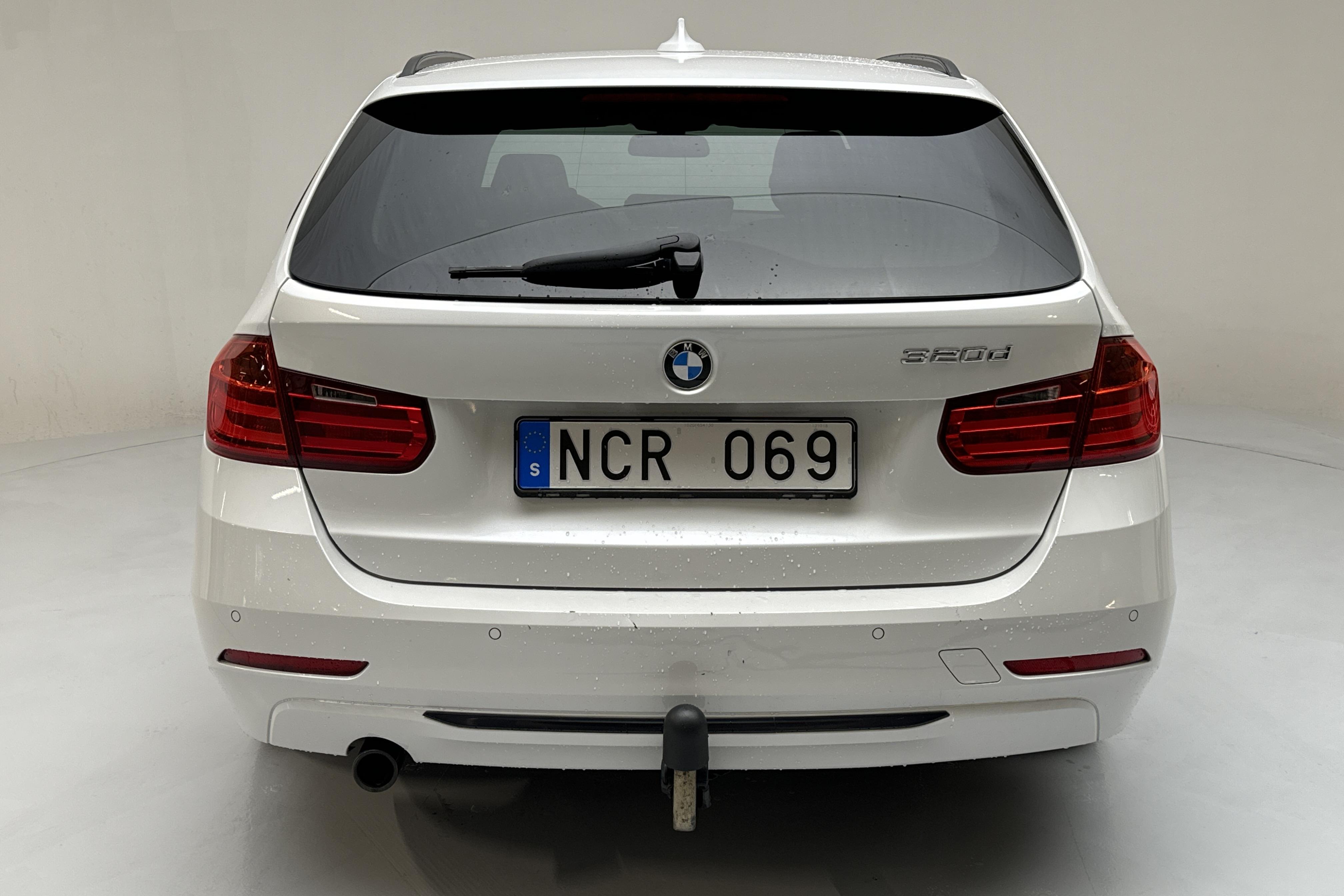 BMW 320d Touring, F31 (184hk) - 19 515 mil - Automat - vit - 2013