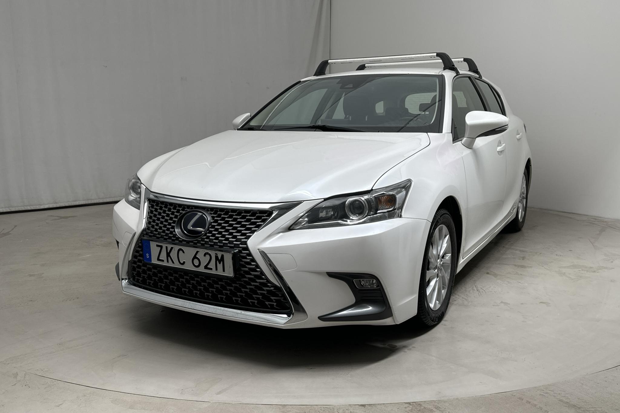 Lexus CT 200h (136hk) - 115 710 km - Automaatne - valge - 2019