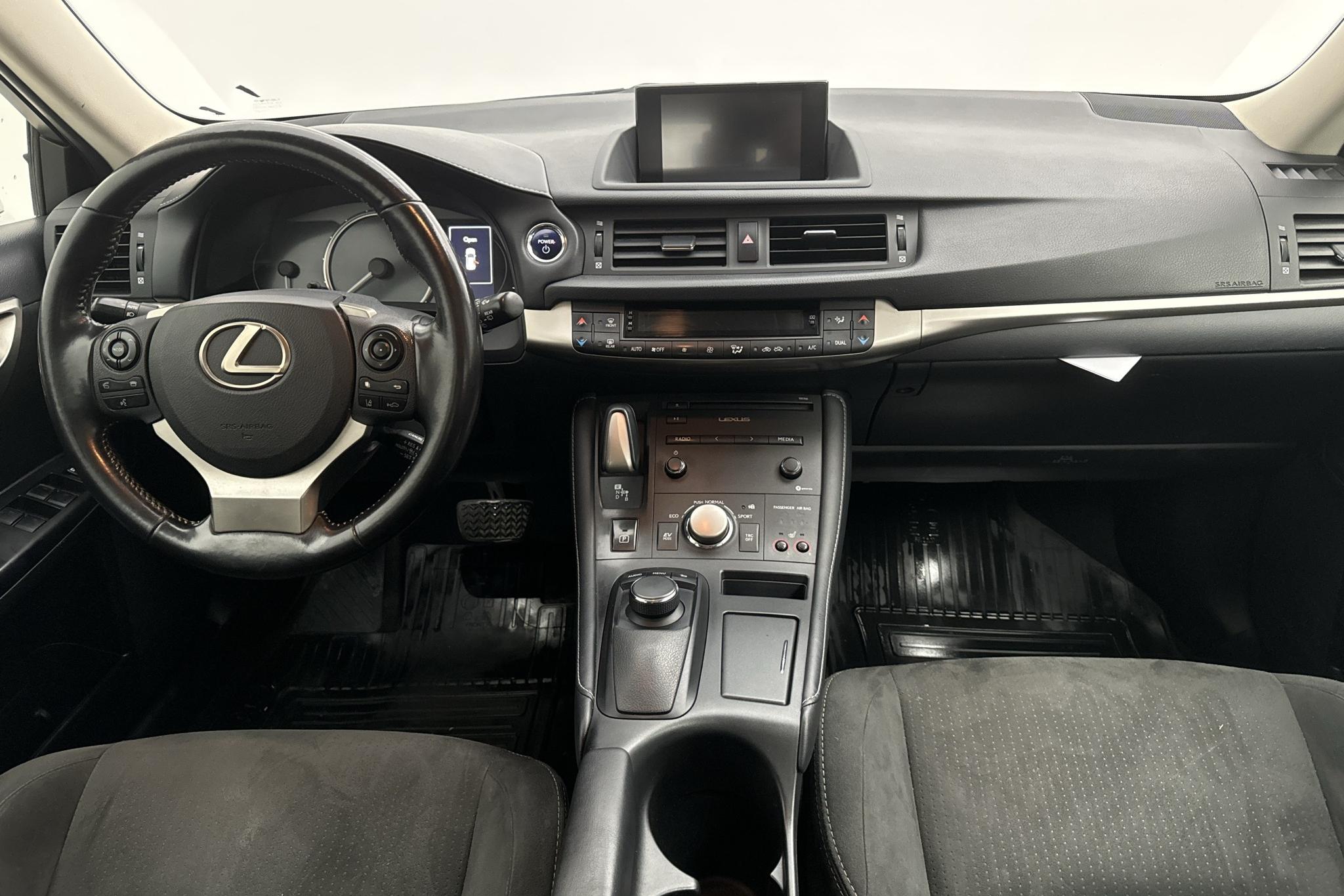 Lexus CT 200h (136hk) - 115 710 km - Automatic - white - 2019