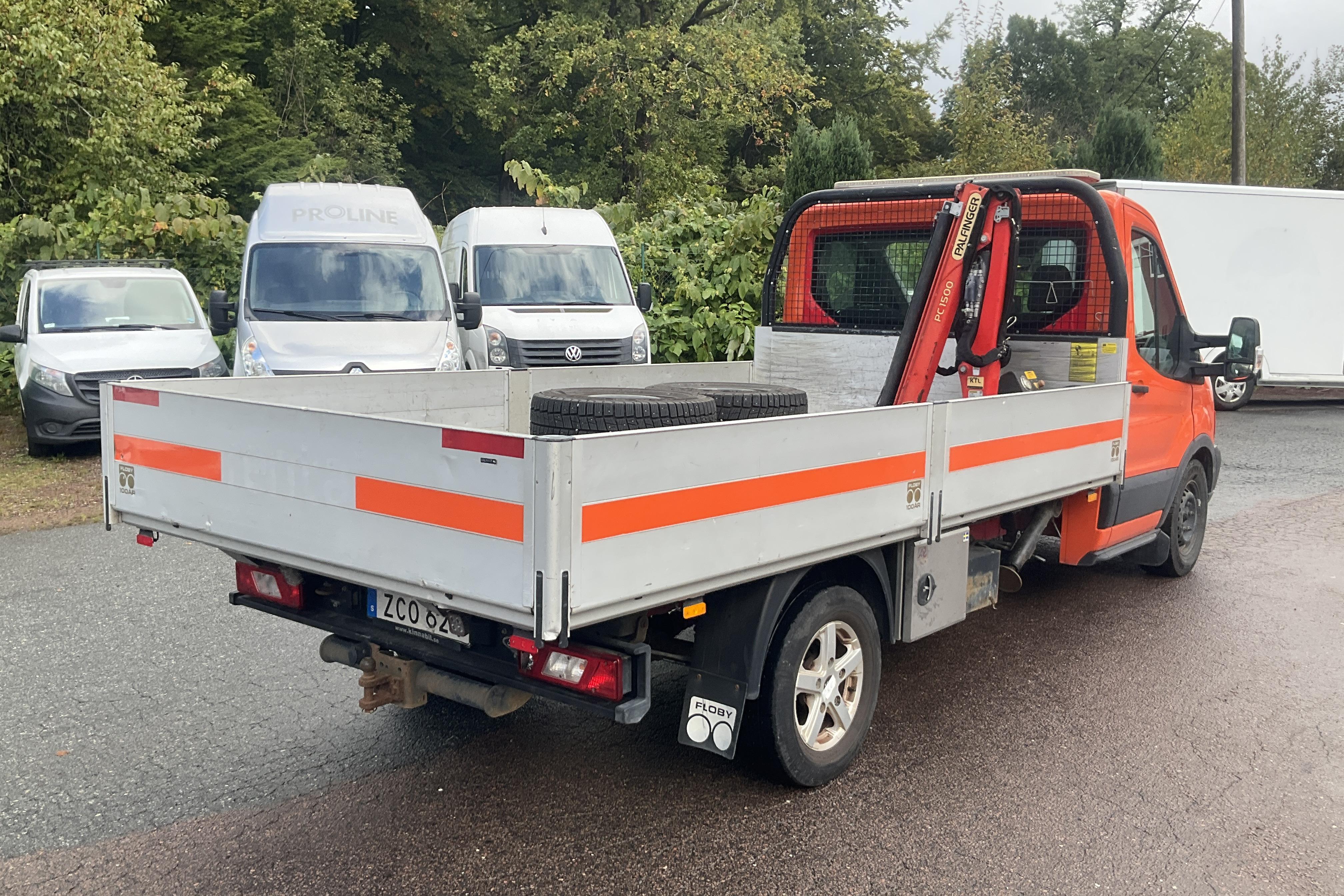 Ford Transit Chassi 350 2.0 TDCi 2WD (130hk) - 174 160 km - Käsitsi - oranž - 2018