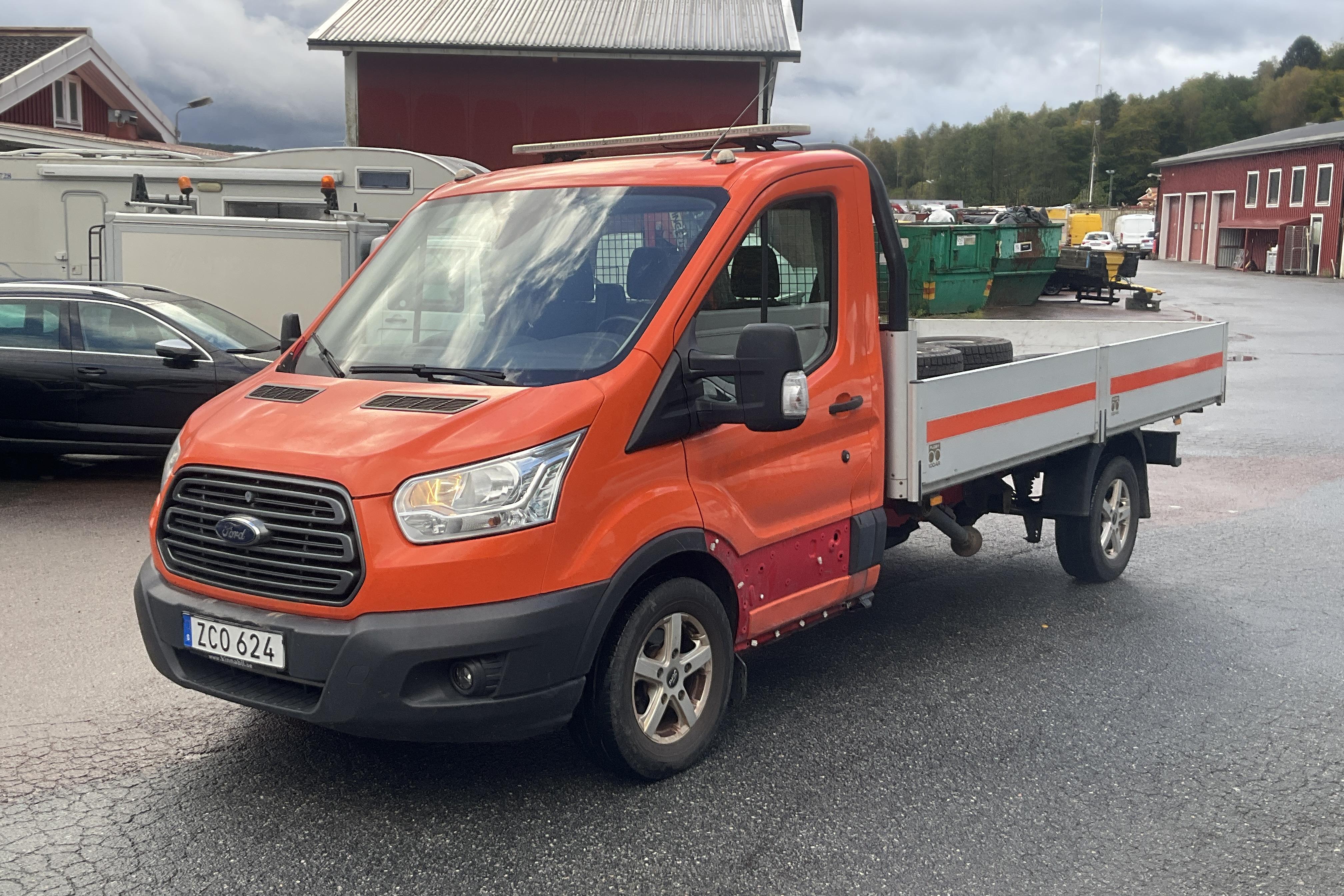 Ford Transit Chassi 350 2.0 TDCi 2WD (130hk) - 174 160 km - Manualna - Pomarańczowy - 2018