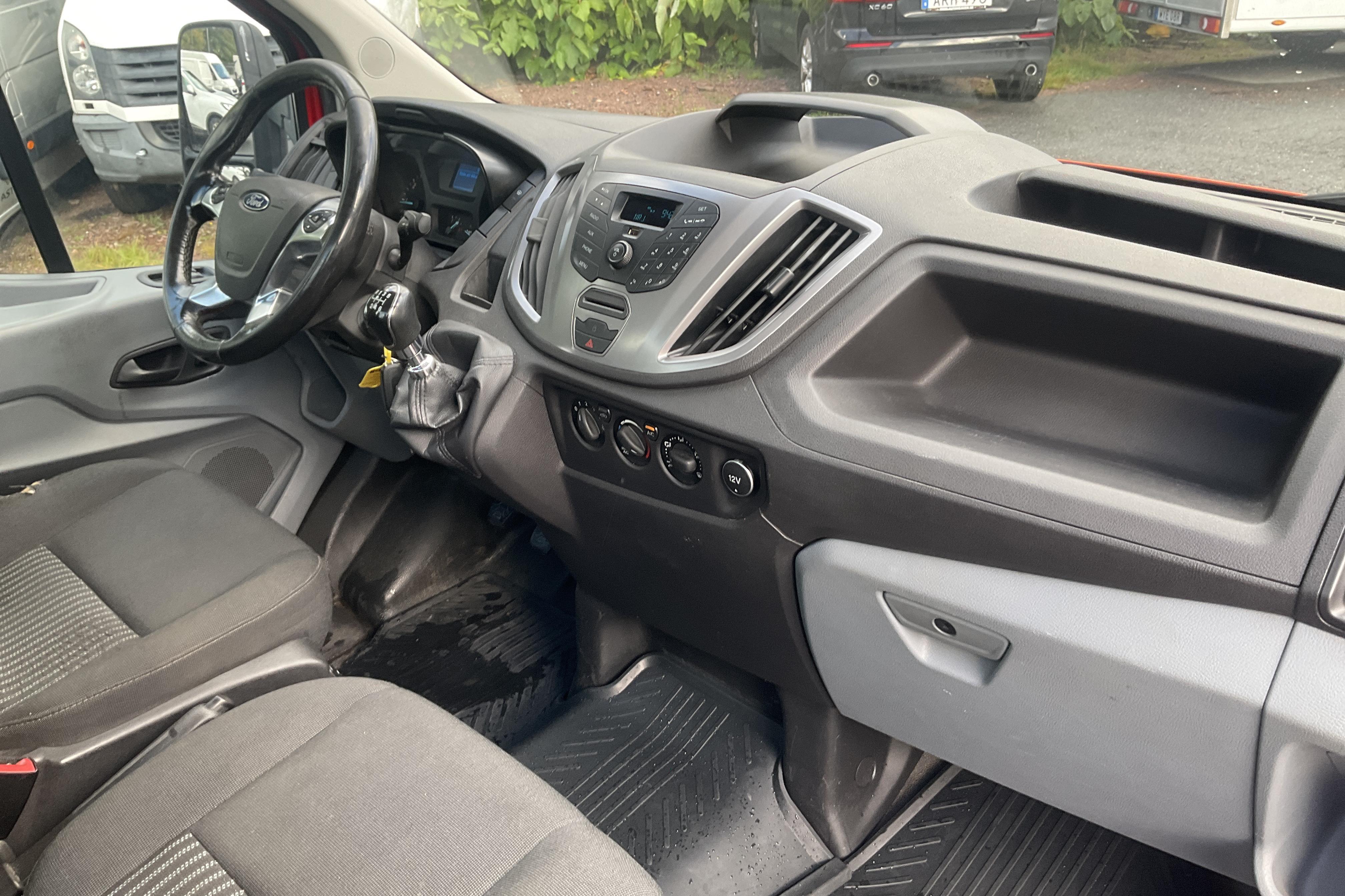 Ford Transit Chassi 350 2.0 TDCi 2WD (130hk) - 174 160 km - Manualna - Pomarańczowy - 2018