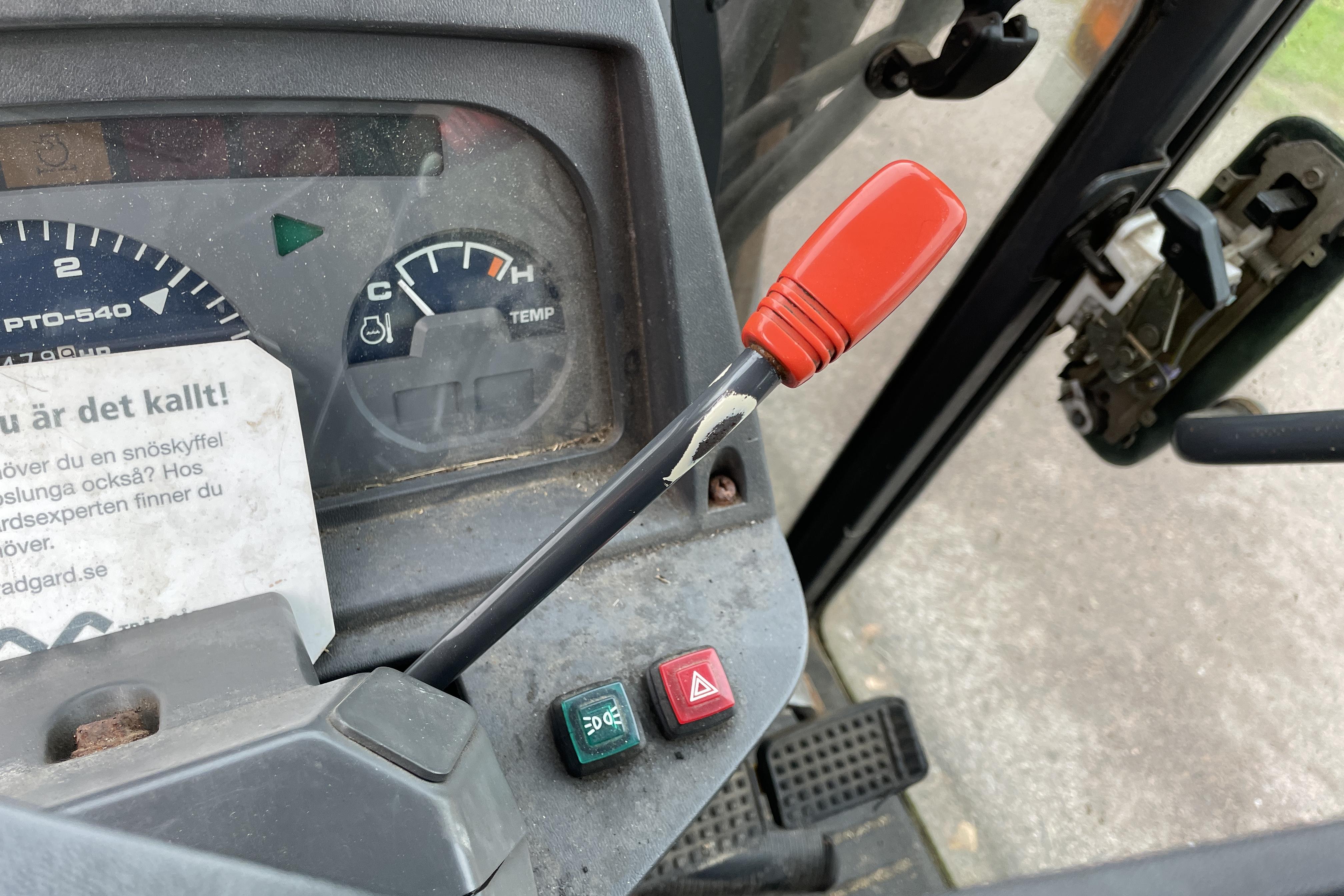 KUBOTA L4200 Traktor - 3 479 km - Manuaalinen - Light Red - 2001