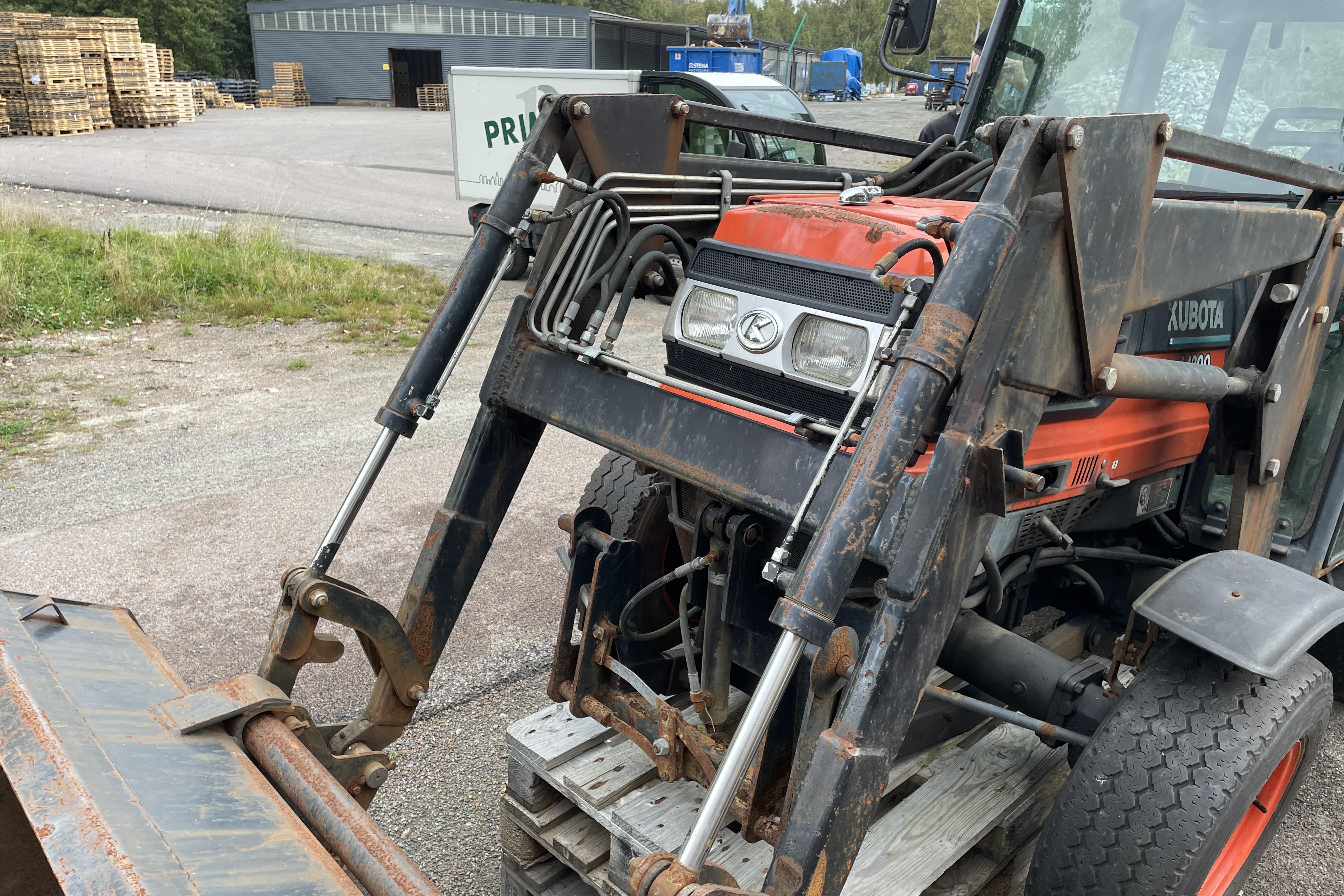 KUBOTA L4200 Traktor - 3 479 km - Käsitsi - Light Red - 2001