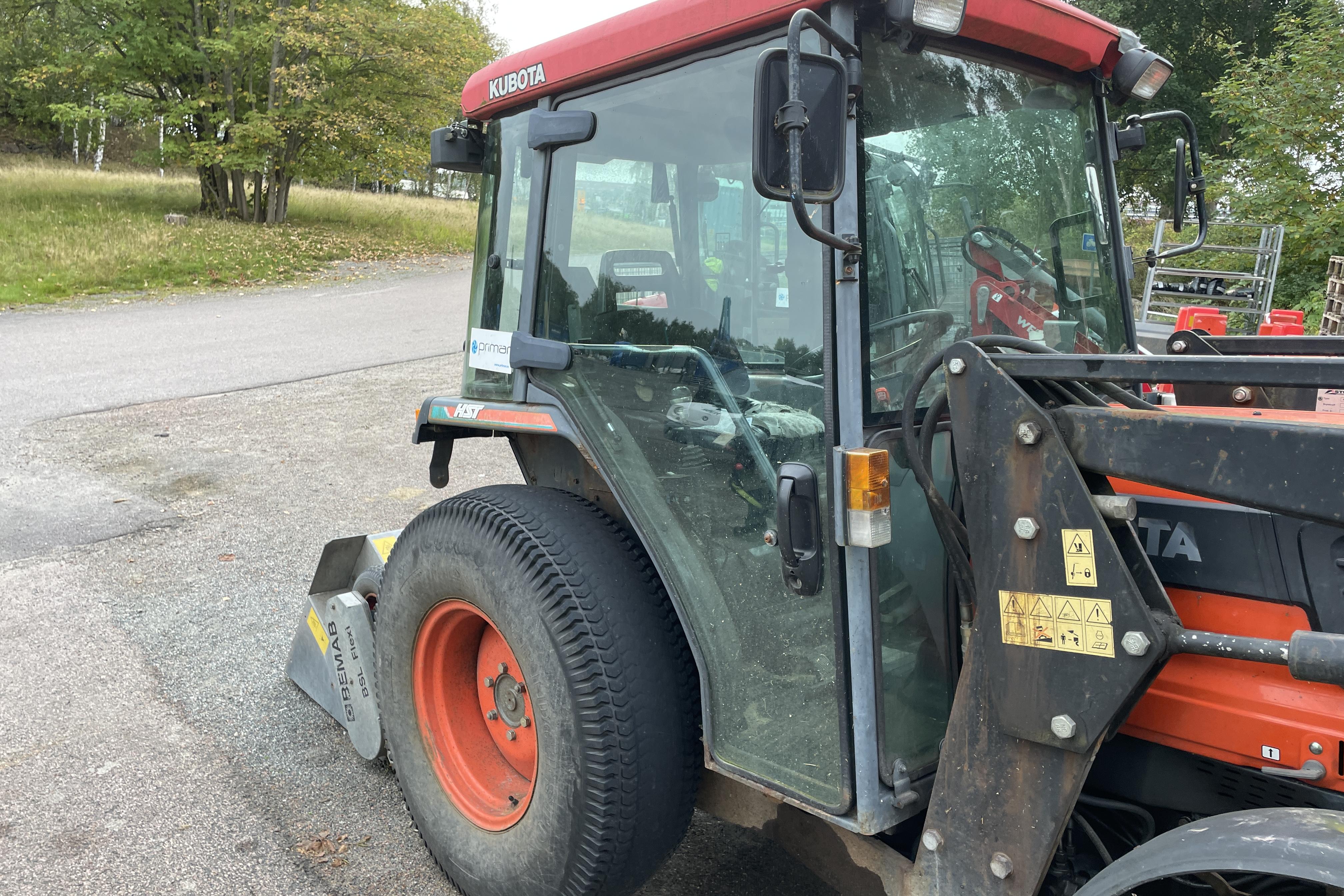 KUBOTA L4200 Traktor - 3 479 km - Manuell - Light Red - 2001