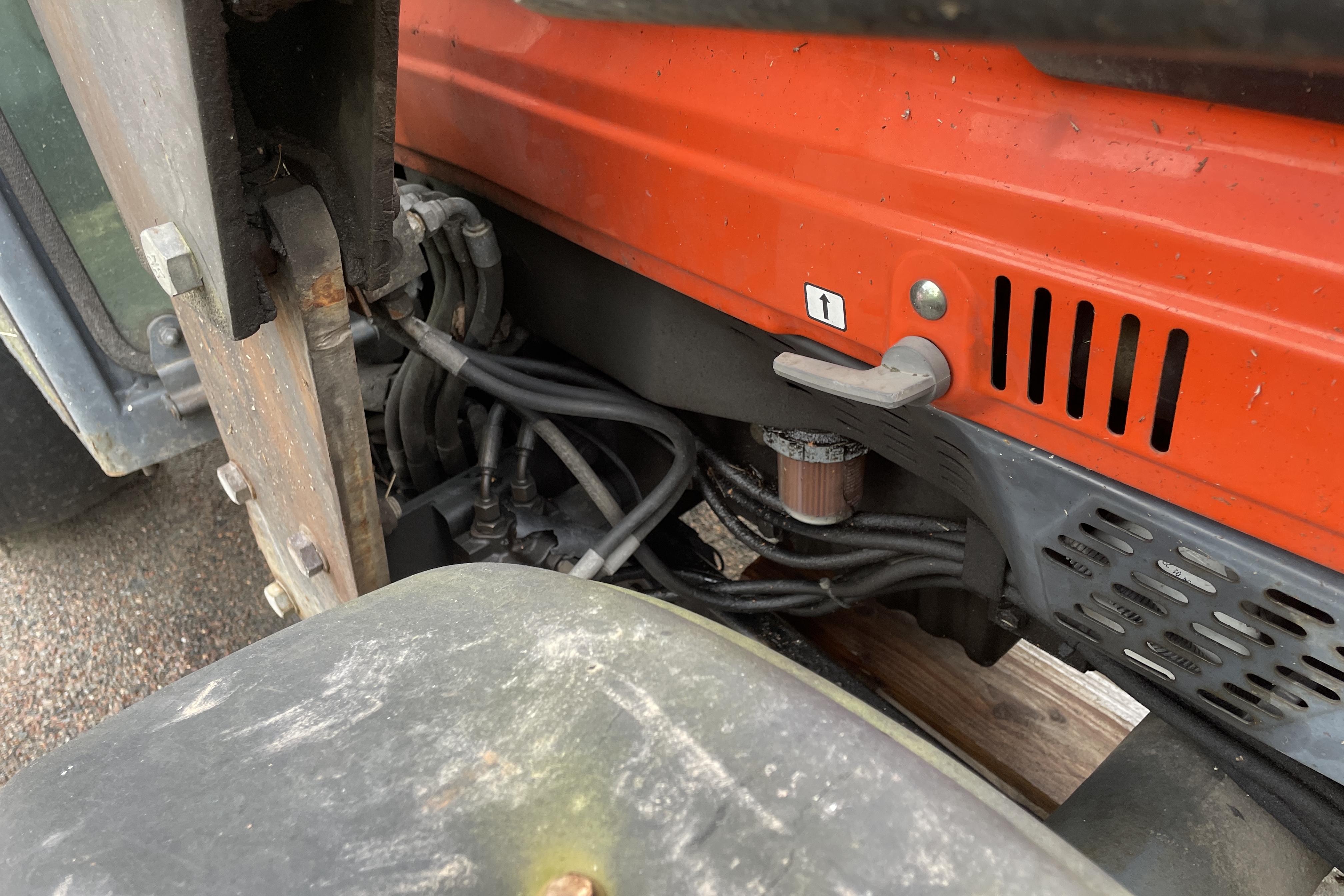 KUBOTA L4200 Traktor - 3 479 km - Manual - Light Red - 2001