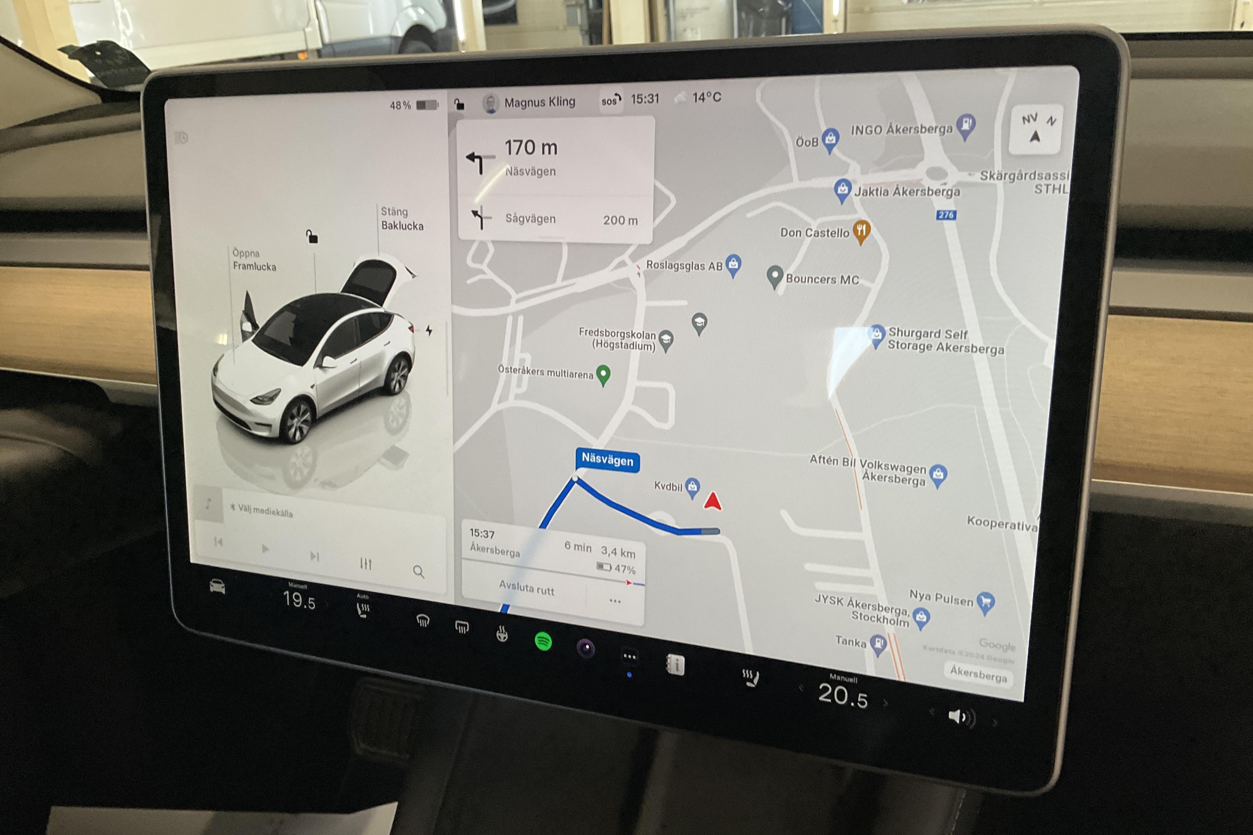 Tesla Model Y Long Range Dual Motor AWD - 60 820 km - Automatic - white - 2022