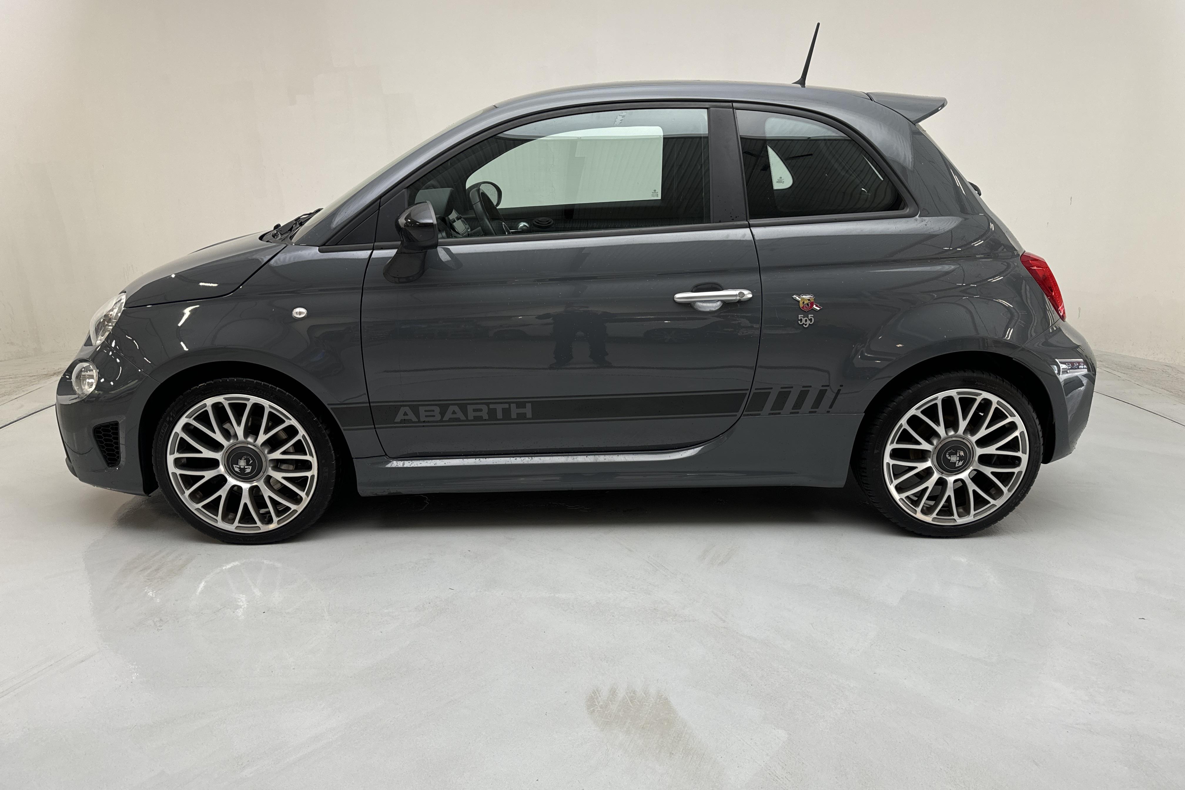 Abarth Abarth 595 (145hk) - 56 440 km - Käsitsi - hall - 2020