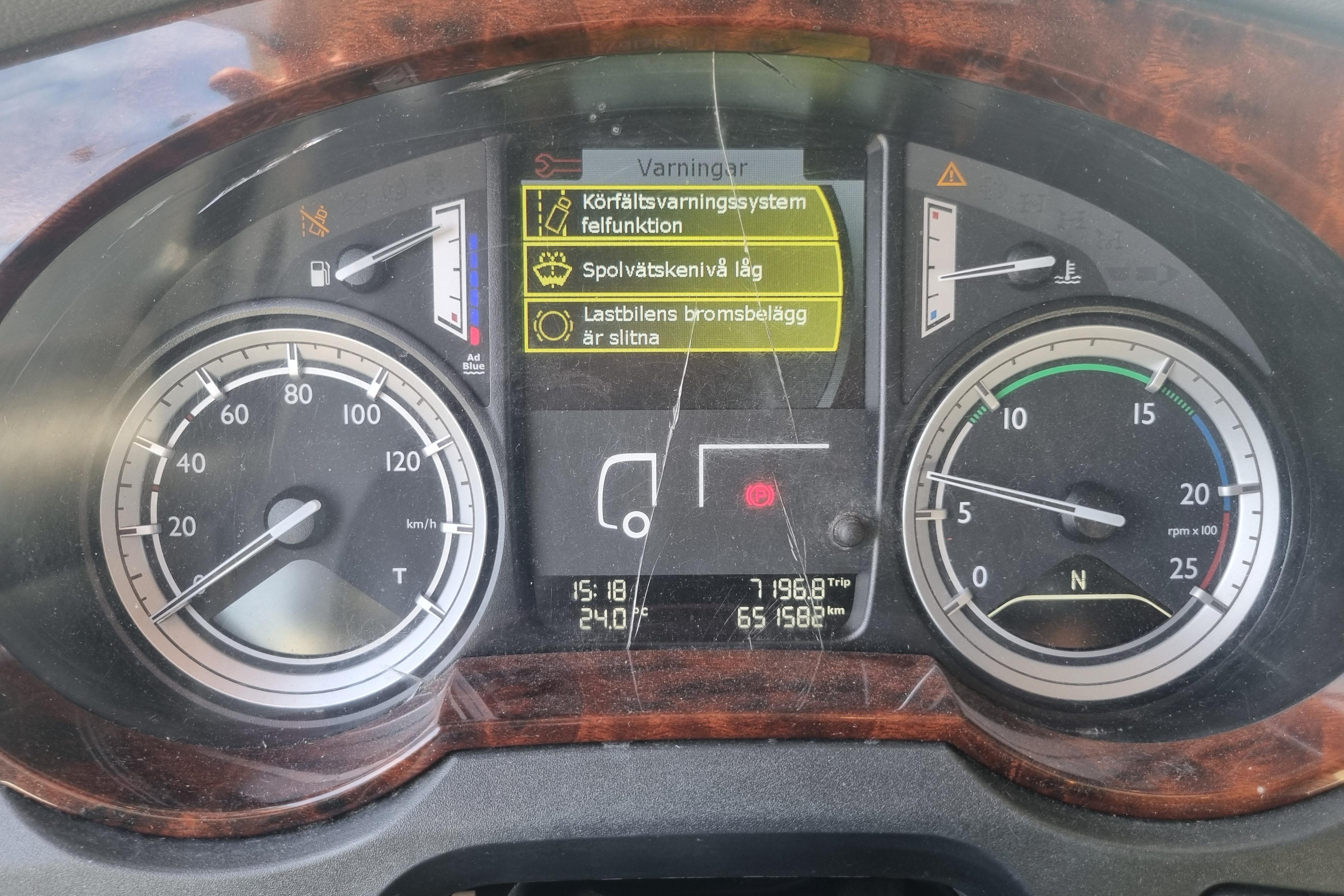 DAF FTG XF510Z - 651 582 km - Automat - vit - 2016