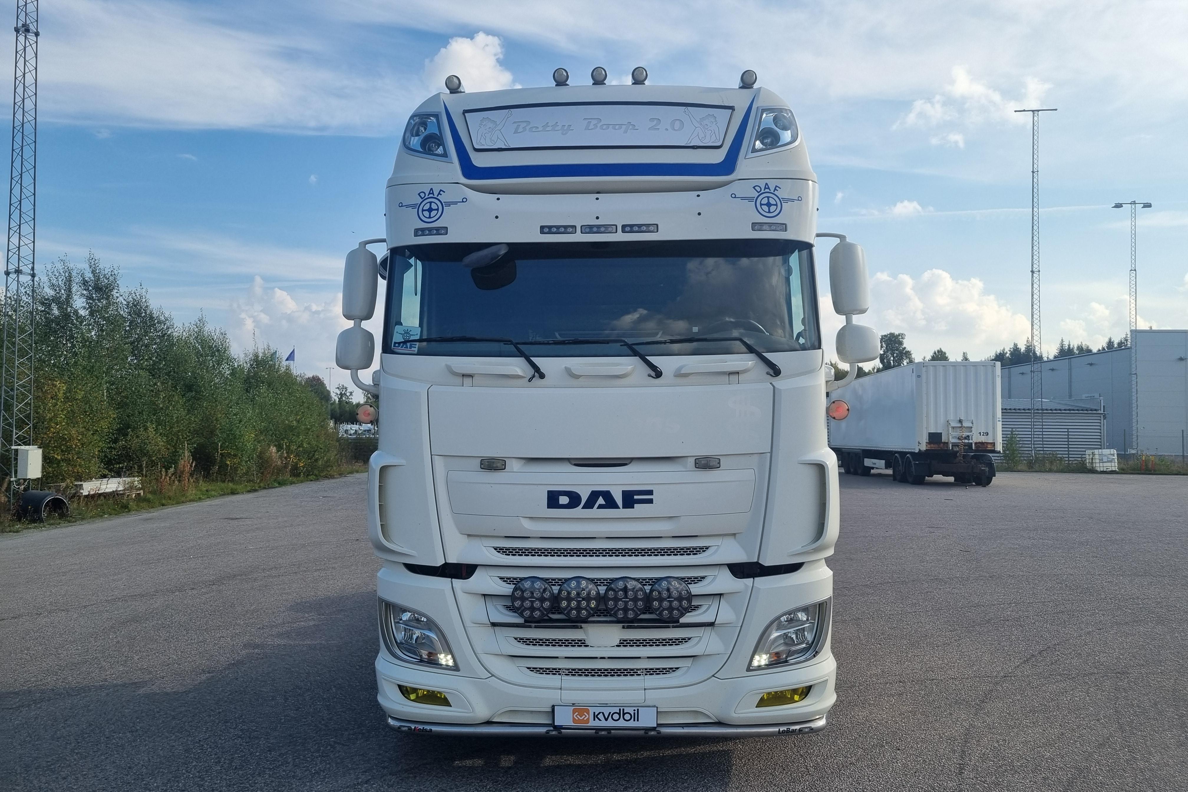 DAF FTG XF510Z - 651 582 km - Automatyczna - biały - 2016