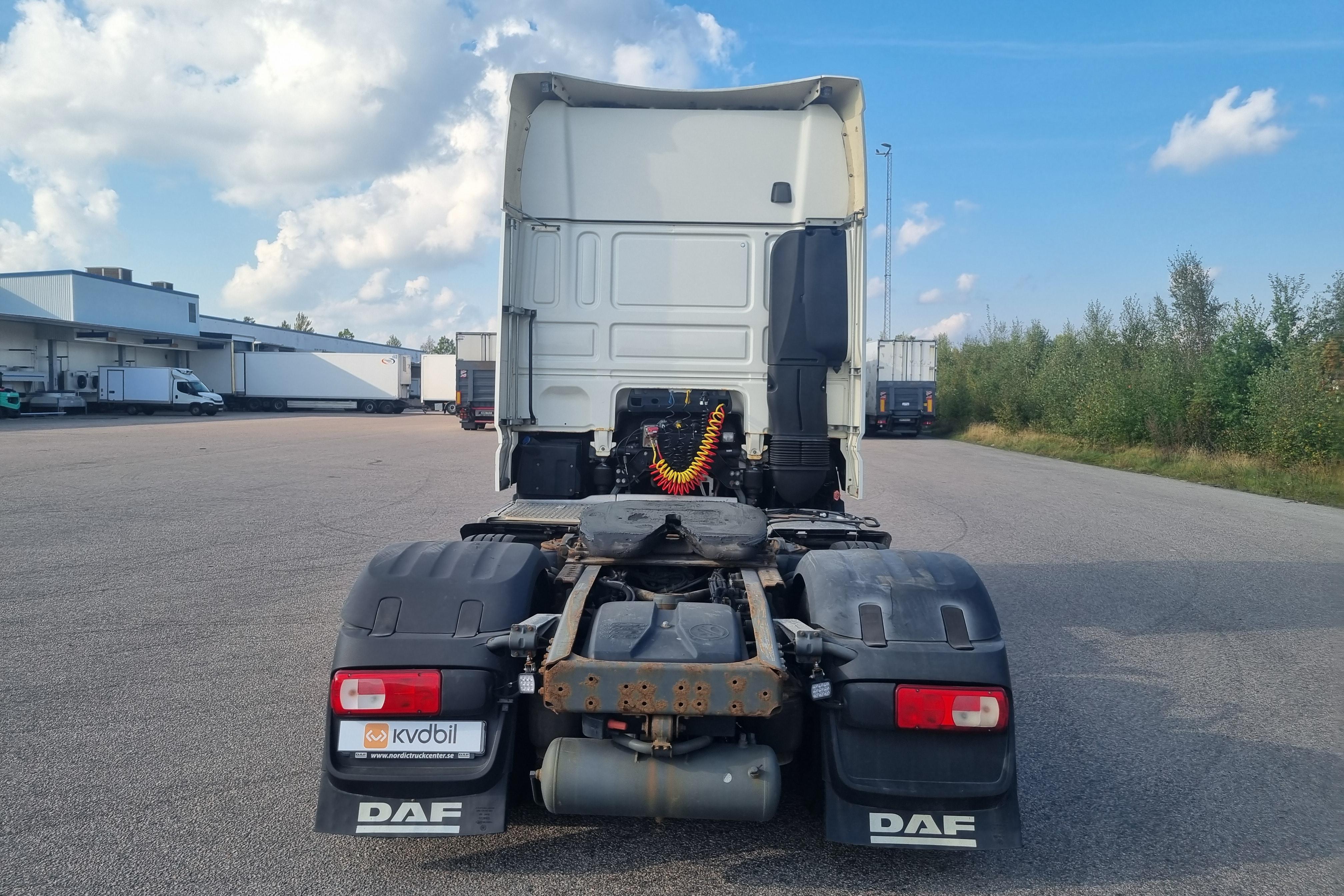 DAF FTG XF510Z - 651 582 km - Automat - vit - 2016