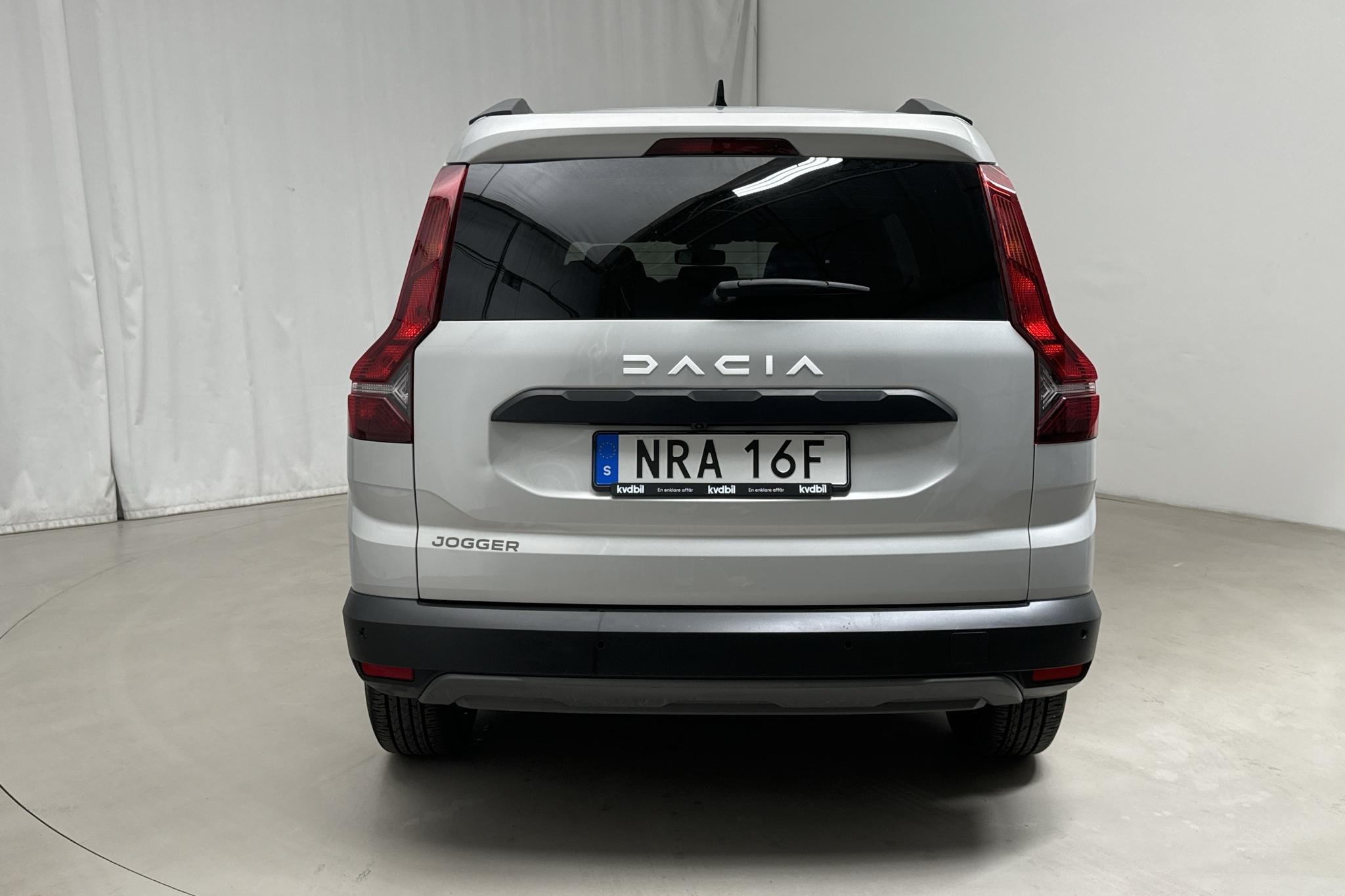 Dacia Jogger 1.0 (110hk) - 2 755 mil - Manuell - grå - 2023