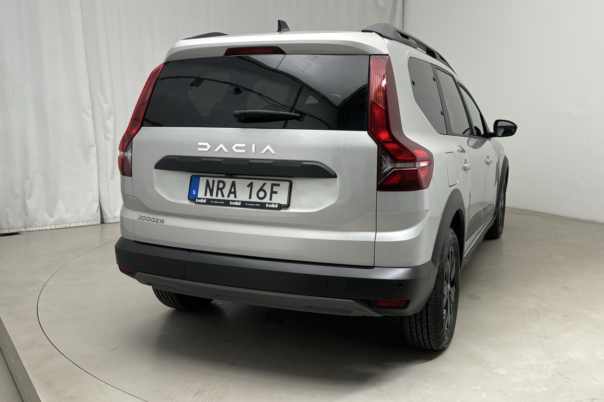 Dacia Jogger 1.0 (110hk) - 2 755 mil - Manuell - grå - 2023