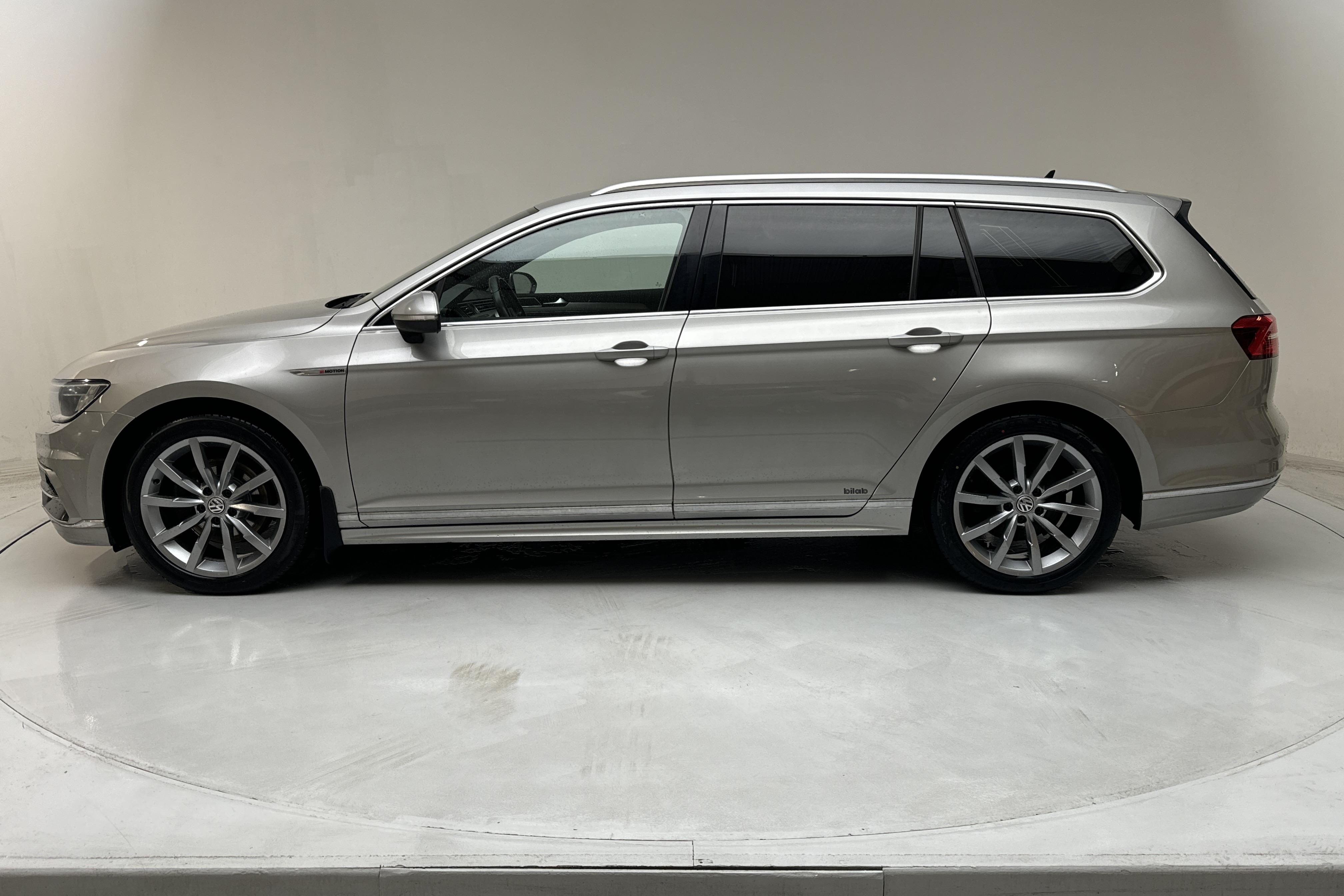 VW Passat 2.0 TDI Sportscombi 4MOTION (190hk) - 220 190 km - Automaatne - hõbe - 2016